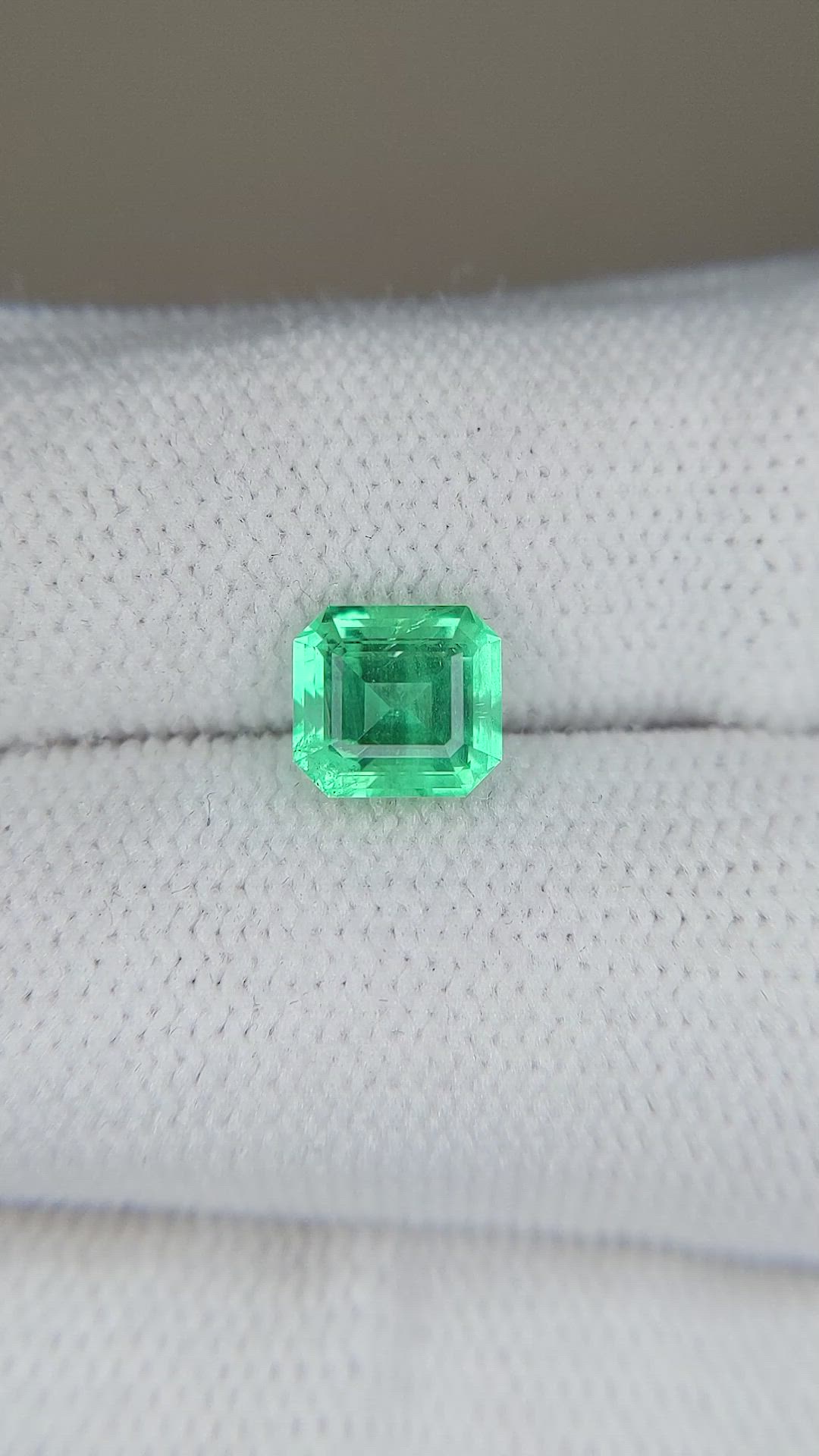 1.25 Ct. Emerald from Russia Size Video
