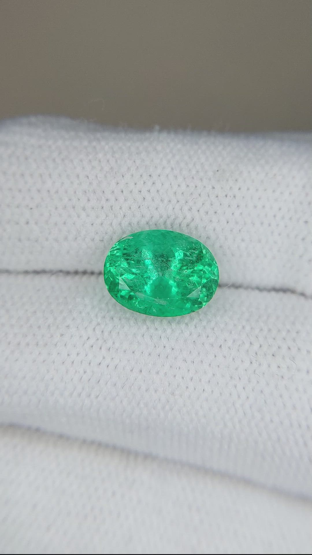 2.87 Ct. Emerald from Russia Size Video