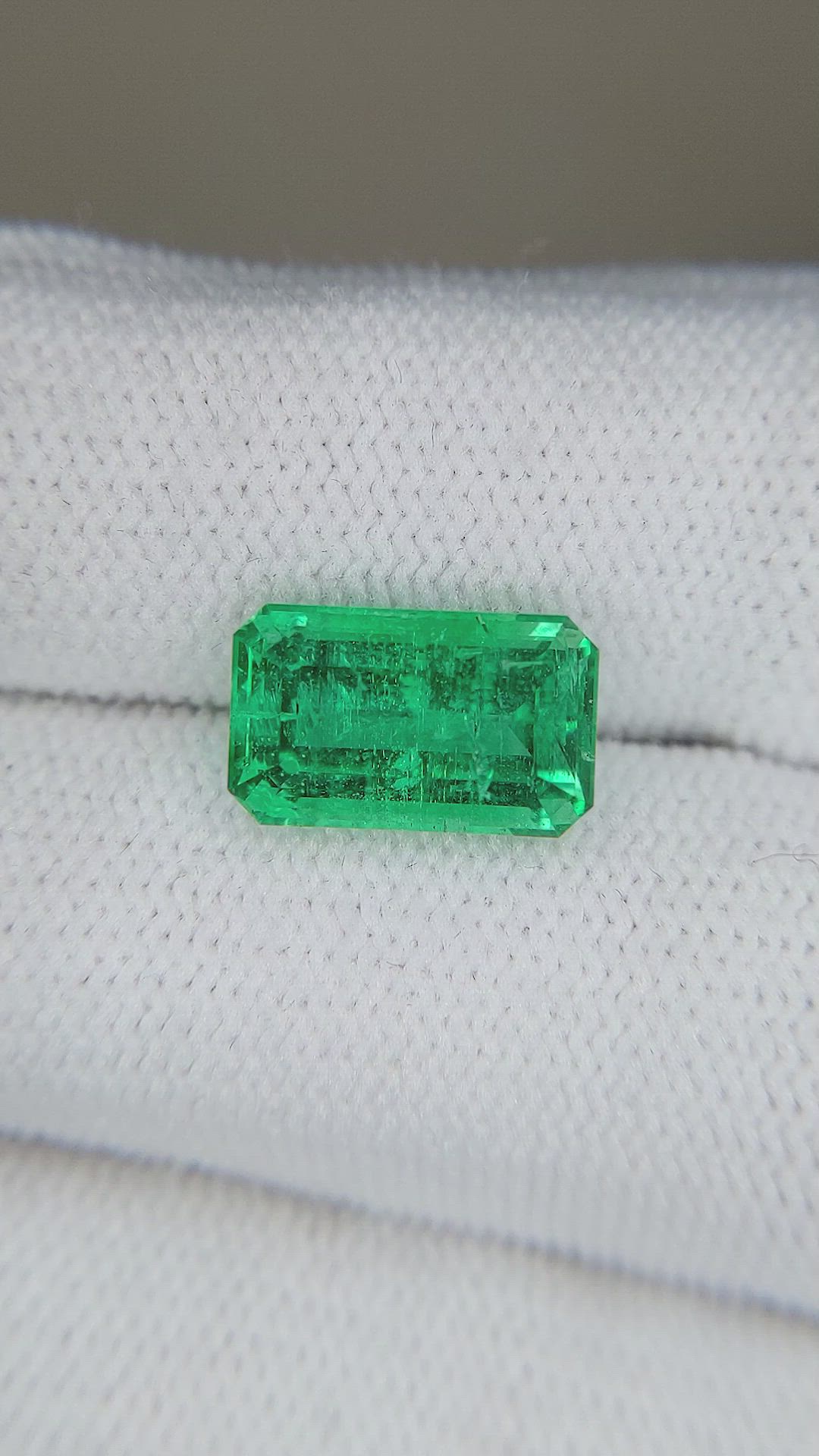 3.66 Ct. Emerald from Russia Size Video