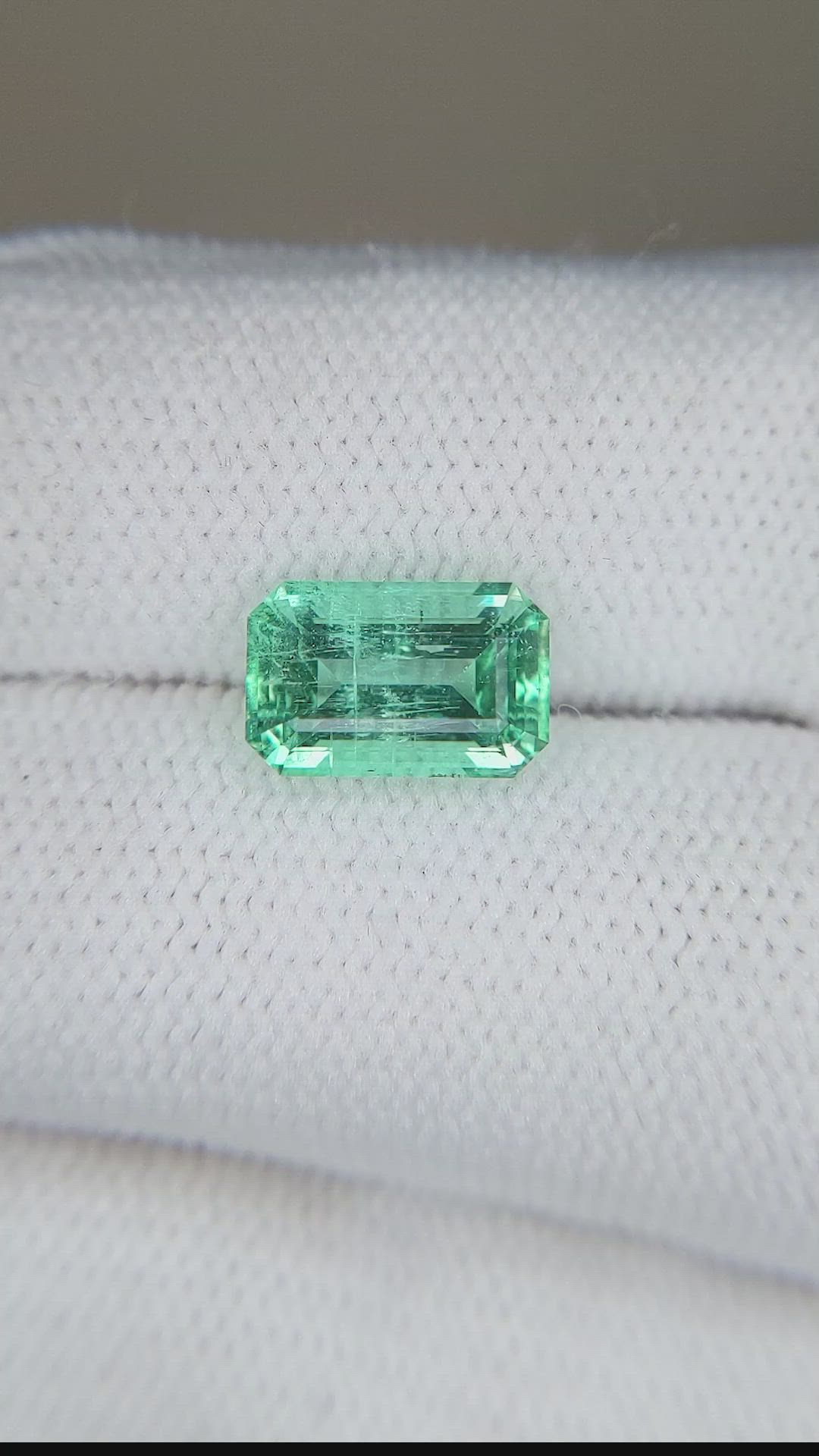 2.00 Ct. Emerald from Russia Size Video