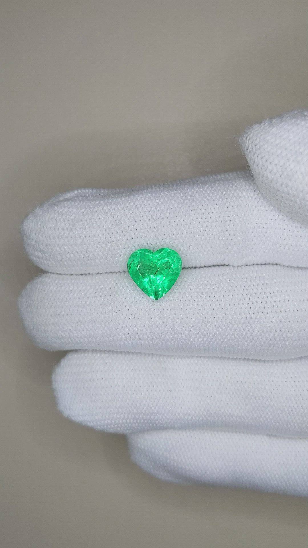 2.74 Ct. Emerald from Russia Size Video