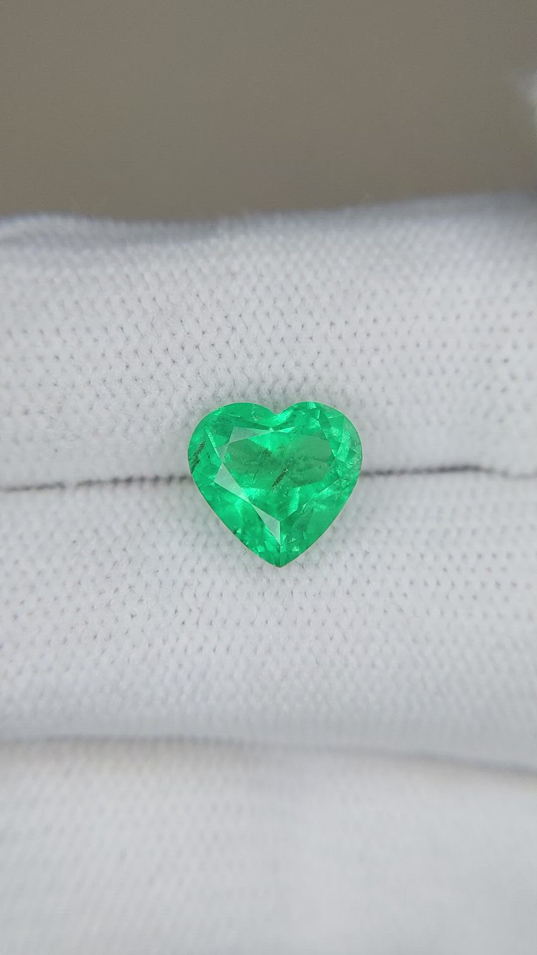 2.74 Ct. Emerald from Russia Size Video