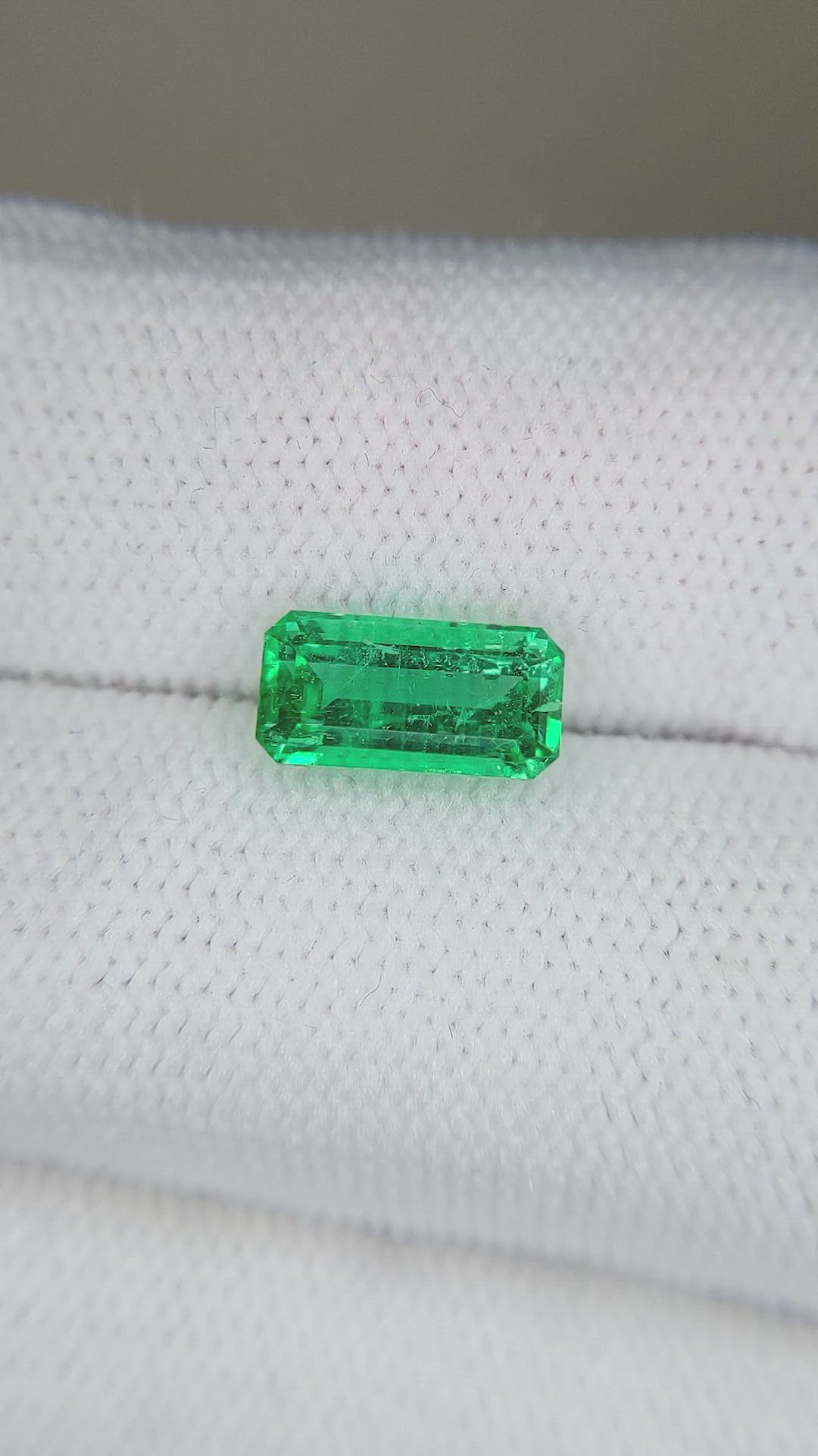 1.85 Ct. Emerald from Russia Size Video