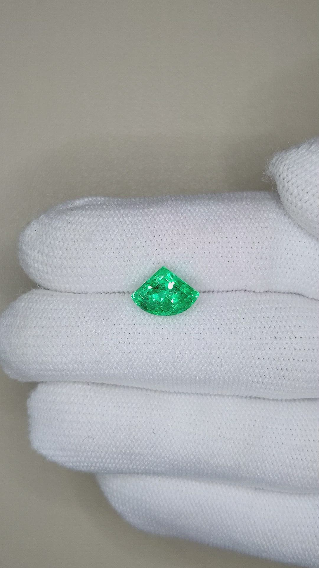 2.27 Ct. Emerald from Russia Size Video