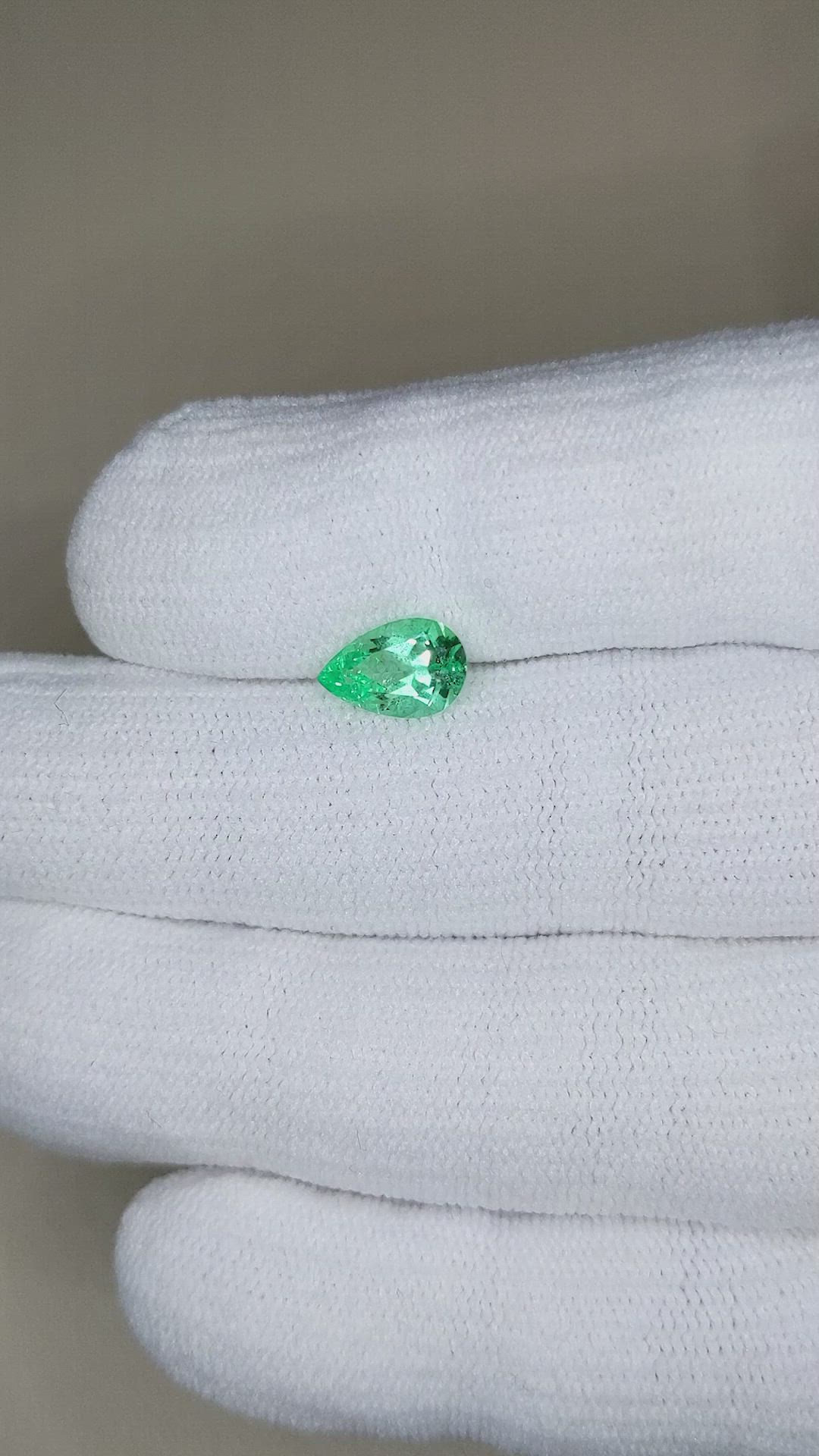 1.27 Ct. Emerald from Russia Size Video