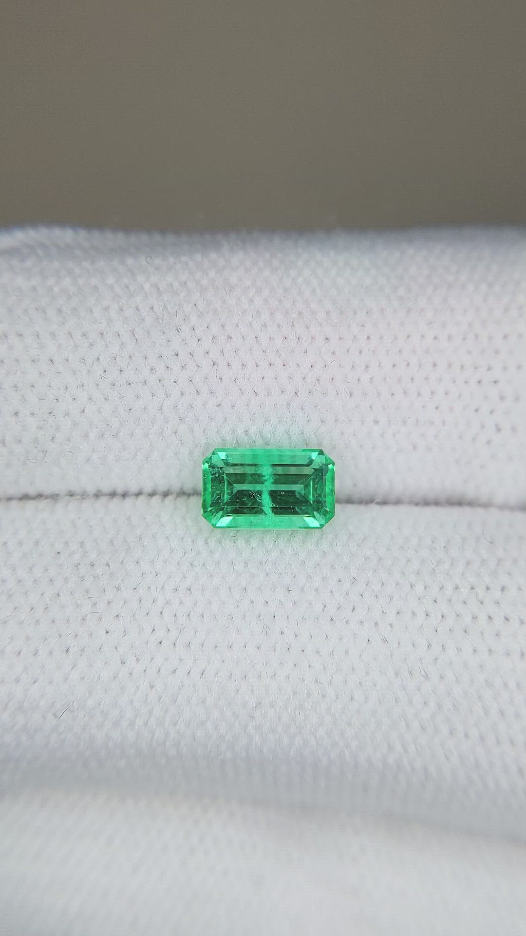 1.04 Ct. Emerald from Russia Size Video
