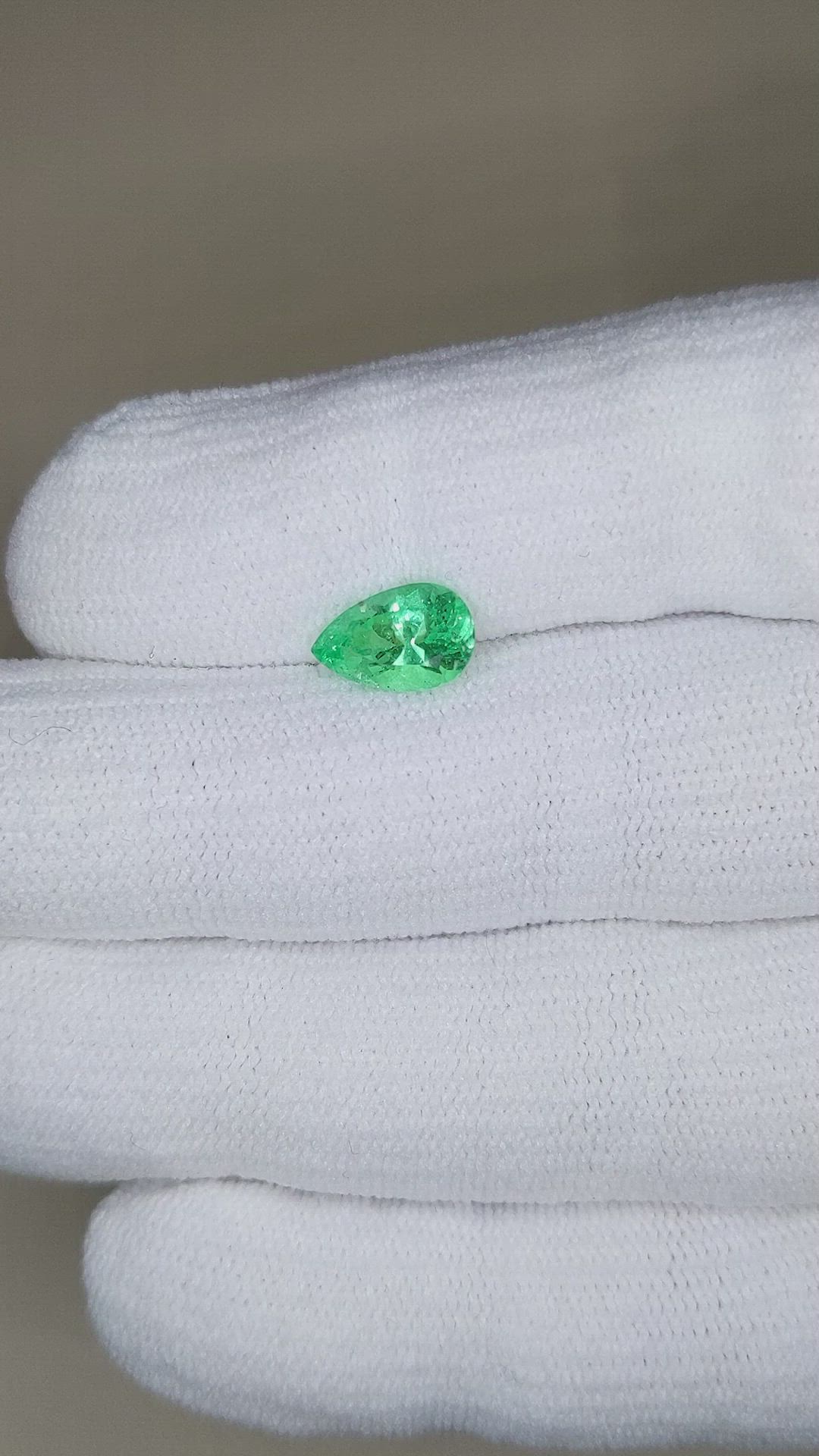 1.52 Ct. Emerald from Russia Size Video