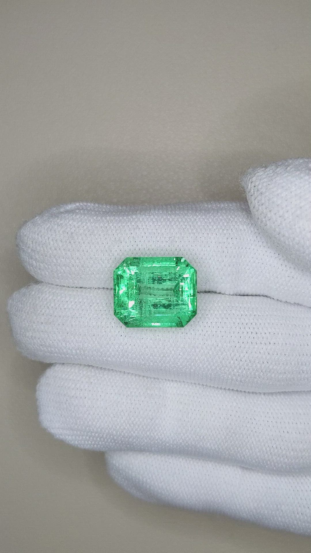 11.42 Ct. Emerald from Russia Size Video