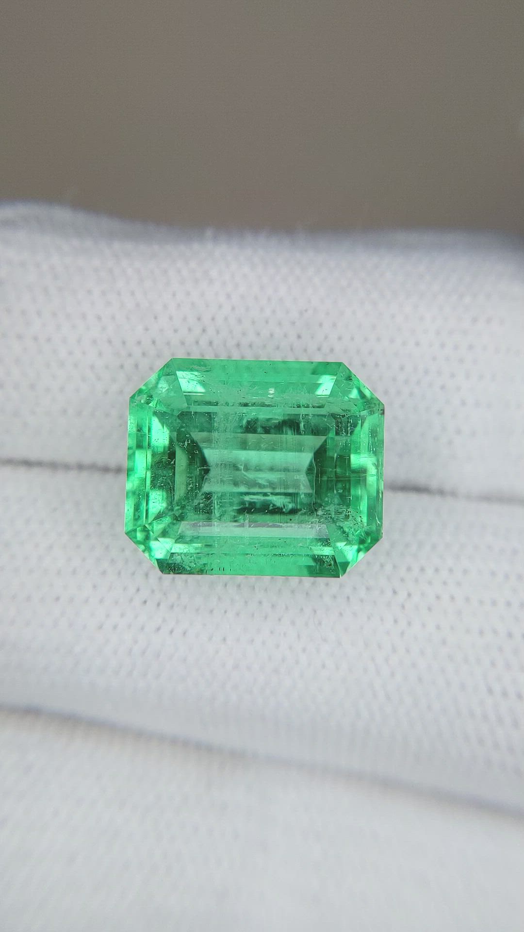 11.42 Ct. Emerald from Russia Size Video