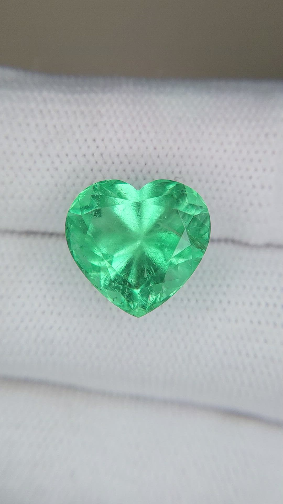 9.42 Ct. Emerald from Russia Size Video
