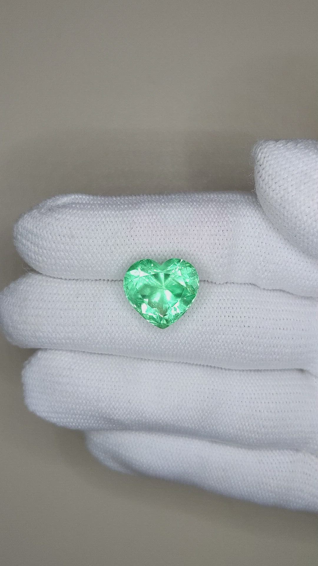 9.42 Ct. Emerald from Russia Size Video