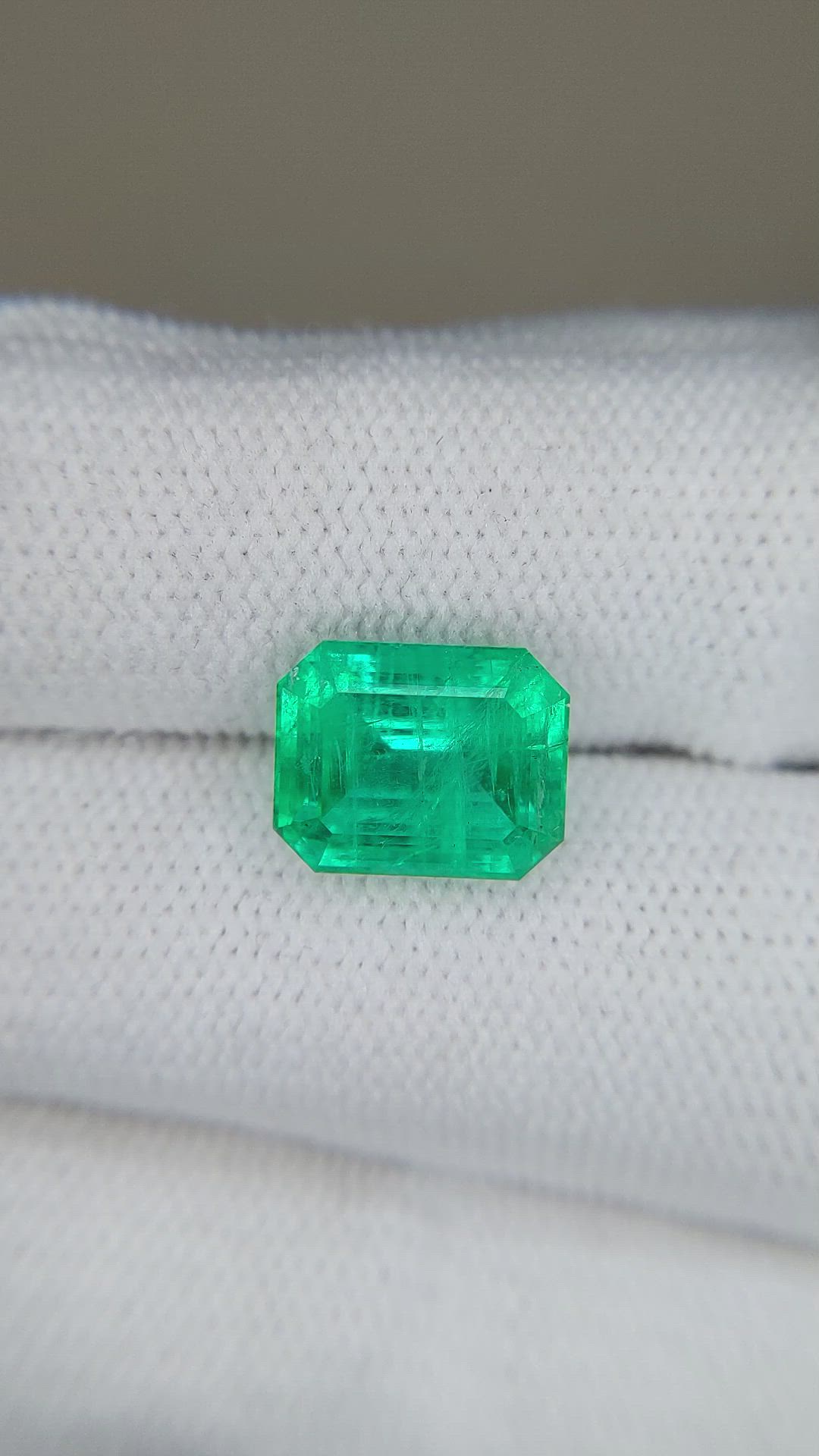 3.92 Ct. Emerald from Russia Size Video