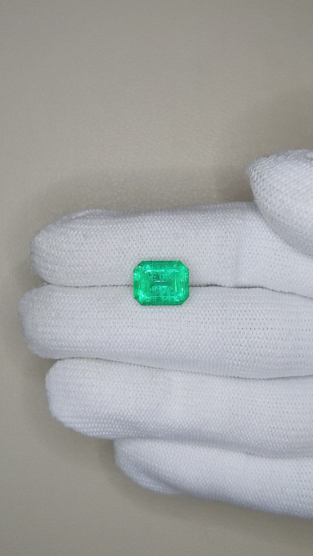 3.92 Ct. Emerald from Russia Size Video