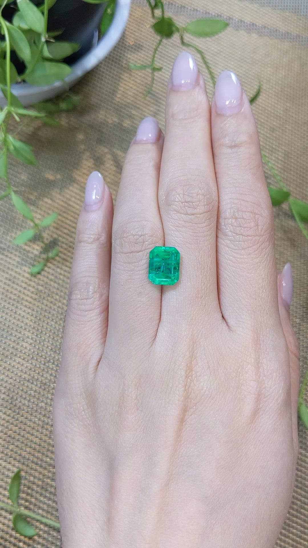 3.92 Ct. Emerald from Russia Size Video