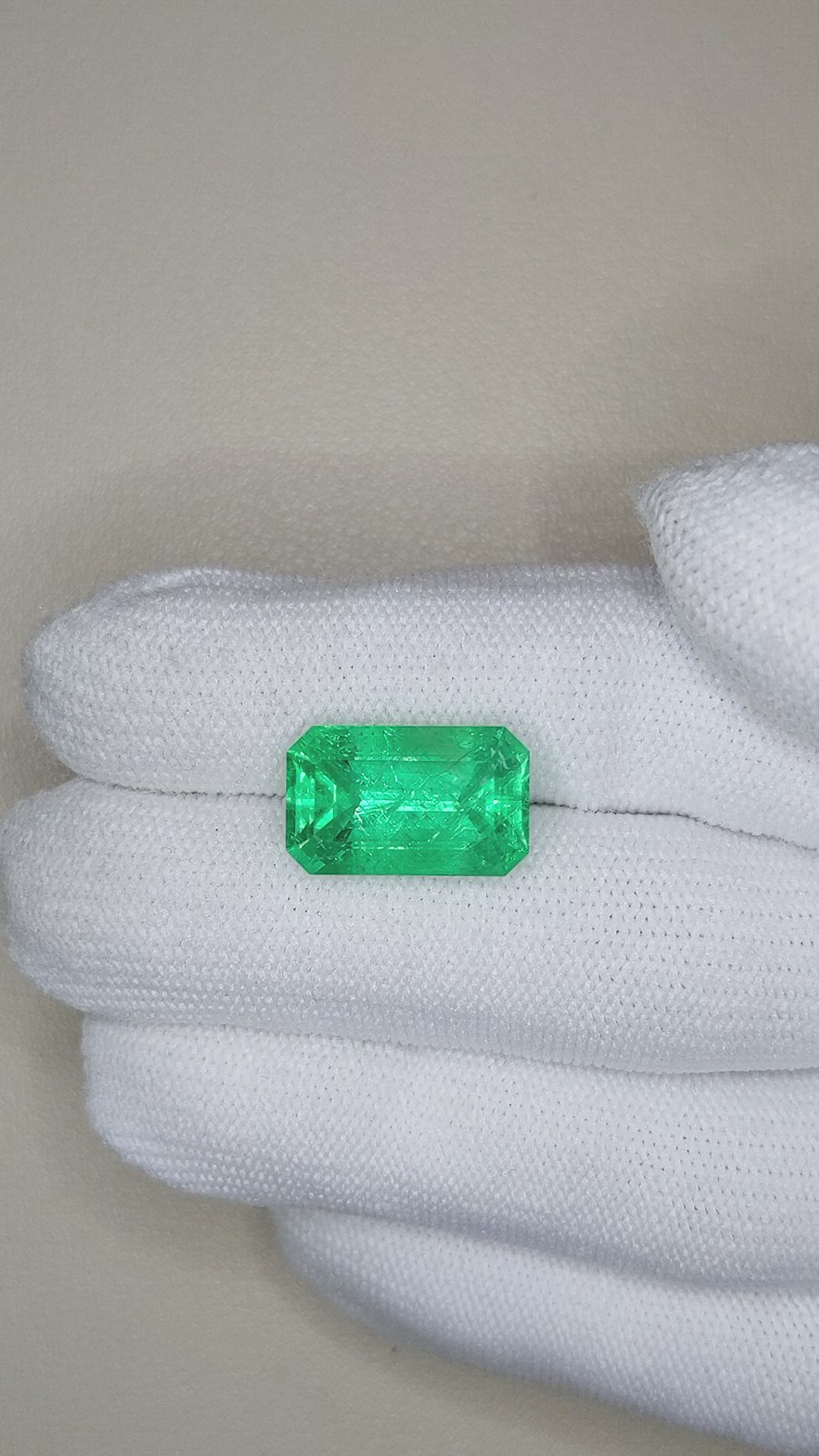 8.82 Ct. Emerald from Russia Size Video