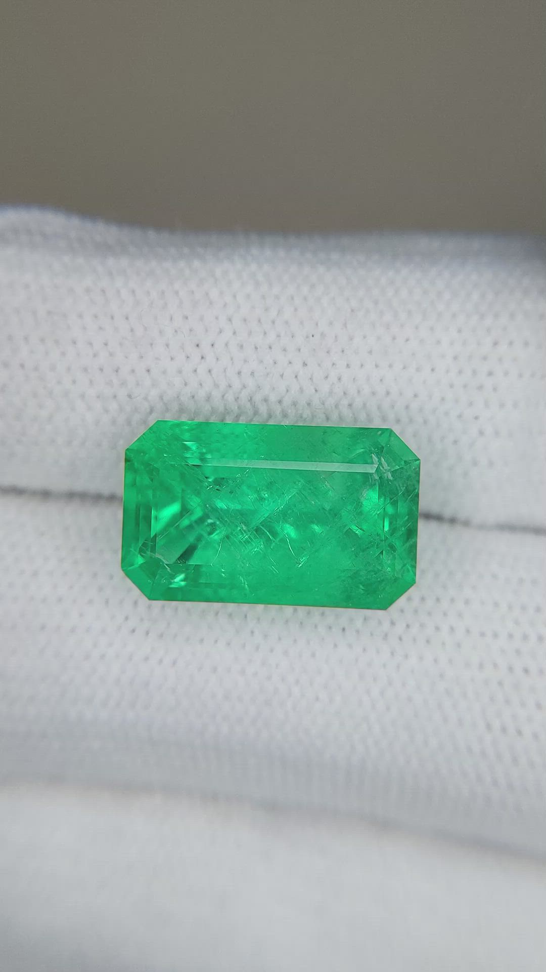 8.82 Ct. Emerald from Russia Size Video