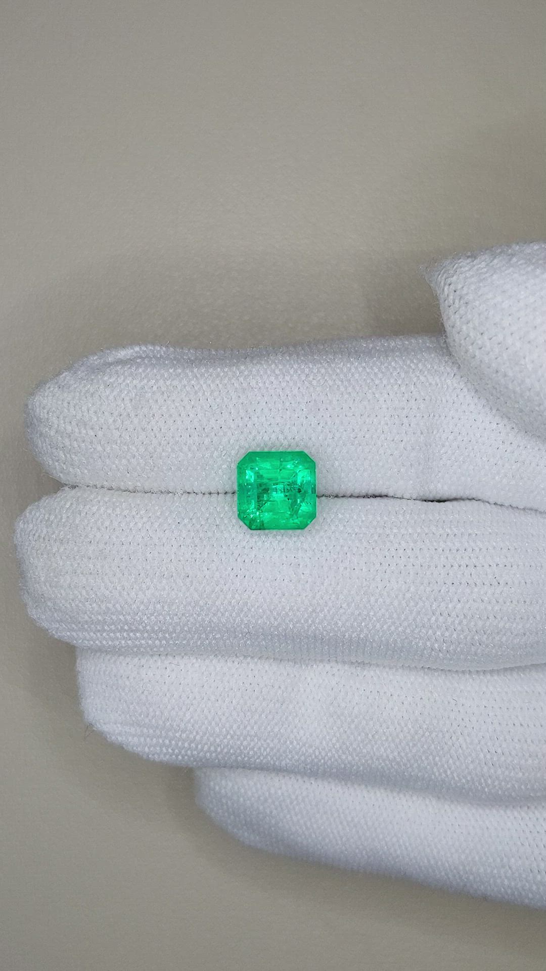 2.92 Ct. Emerald from Russia Size Video