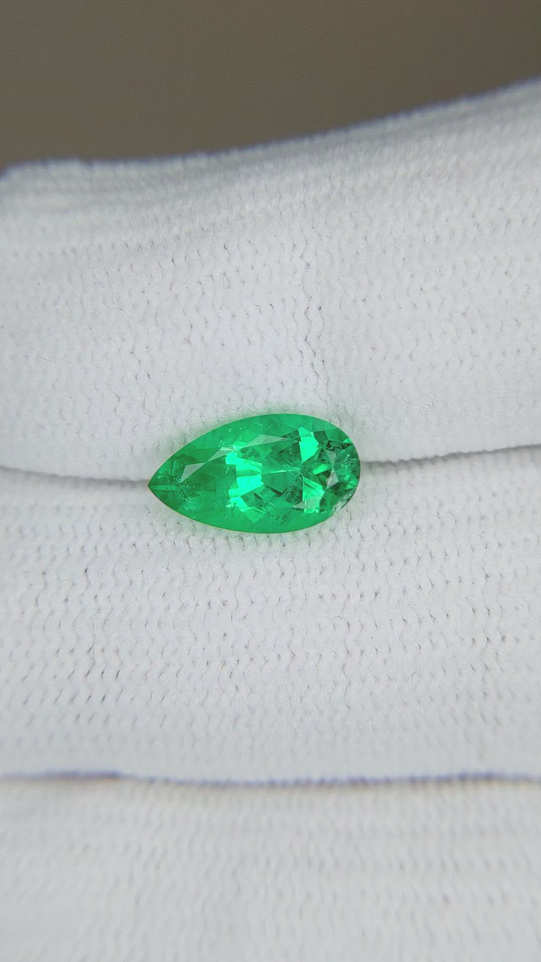 1.85 Ct. Emerald from Russia Size Video