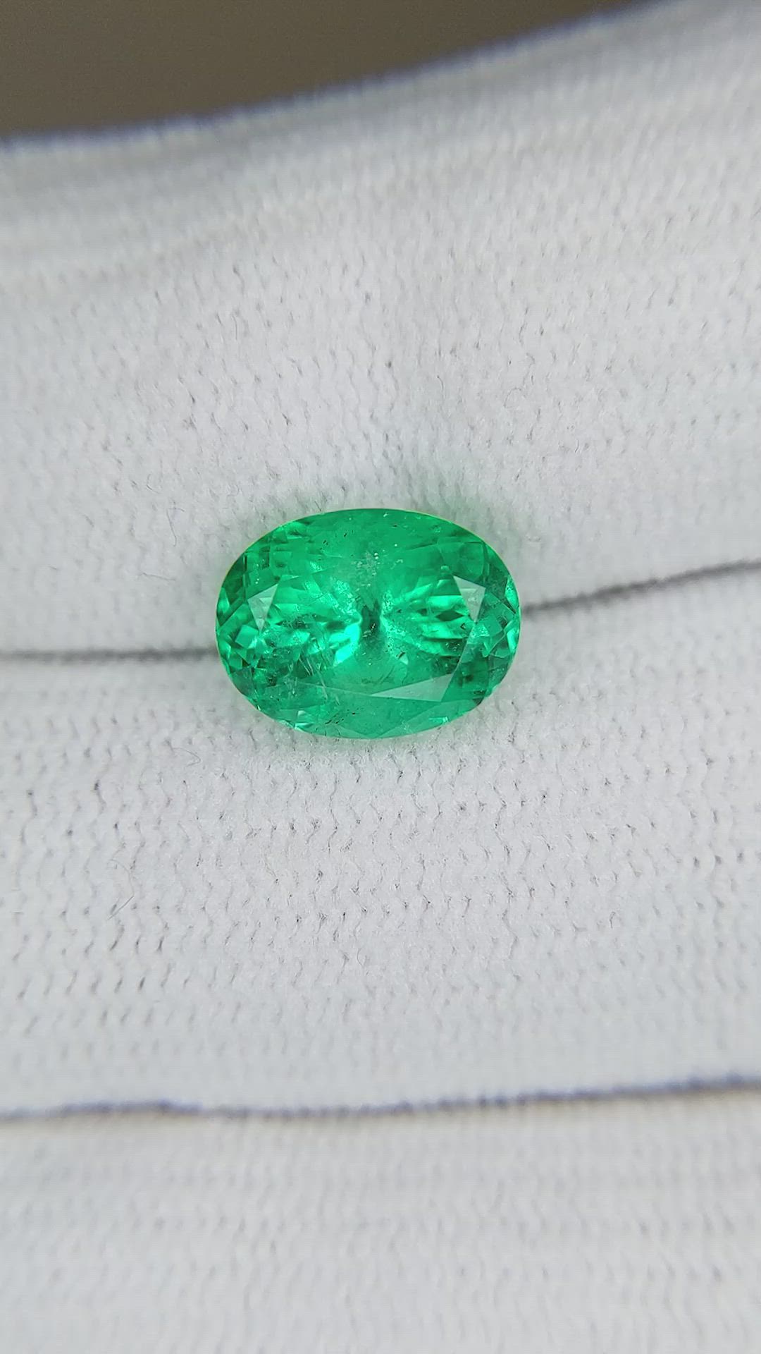 2.84 Ct. Emerald from Russia Size Video
