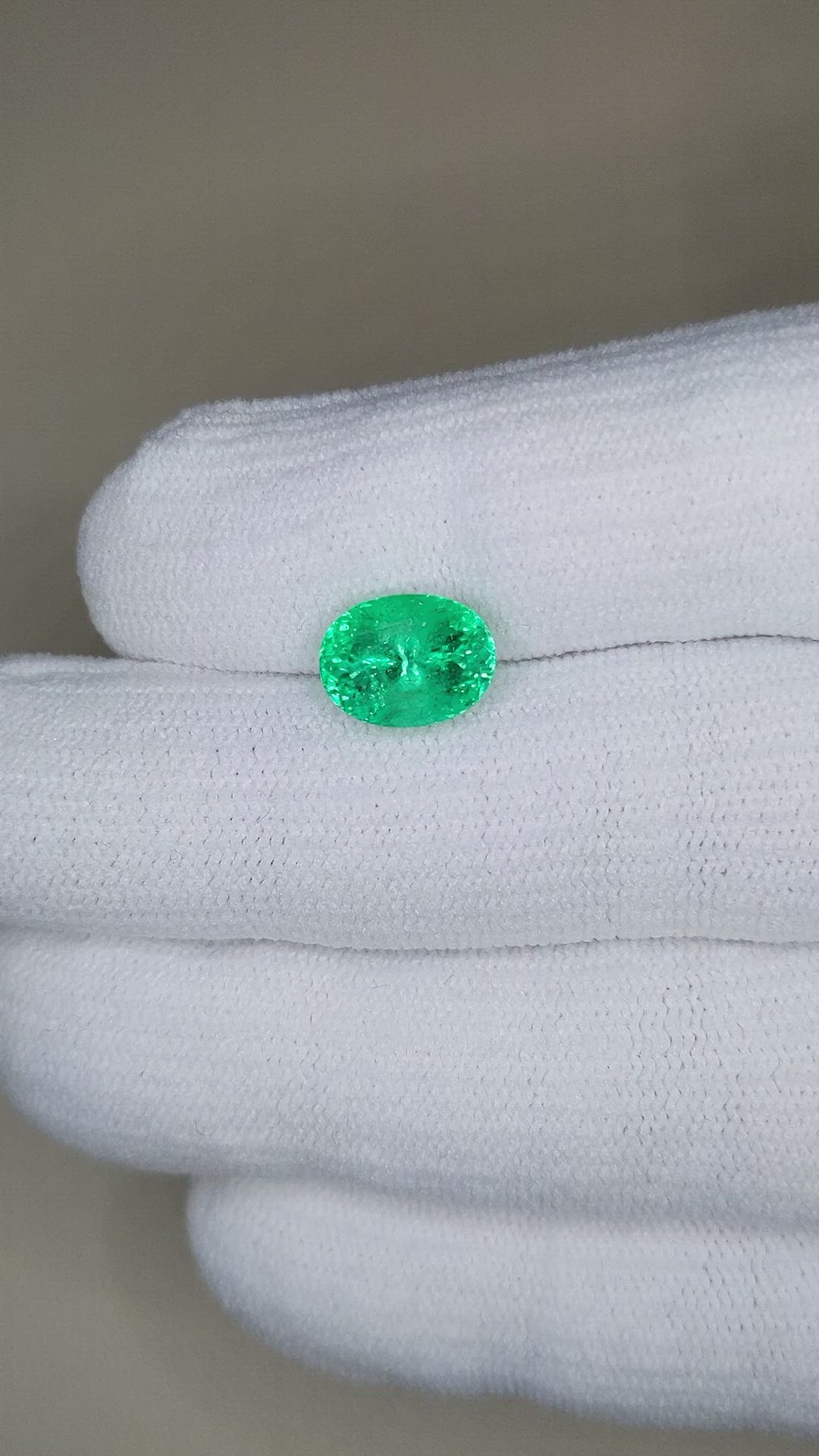 2.84 Ct. Emerald from Russia Size Video