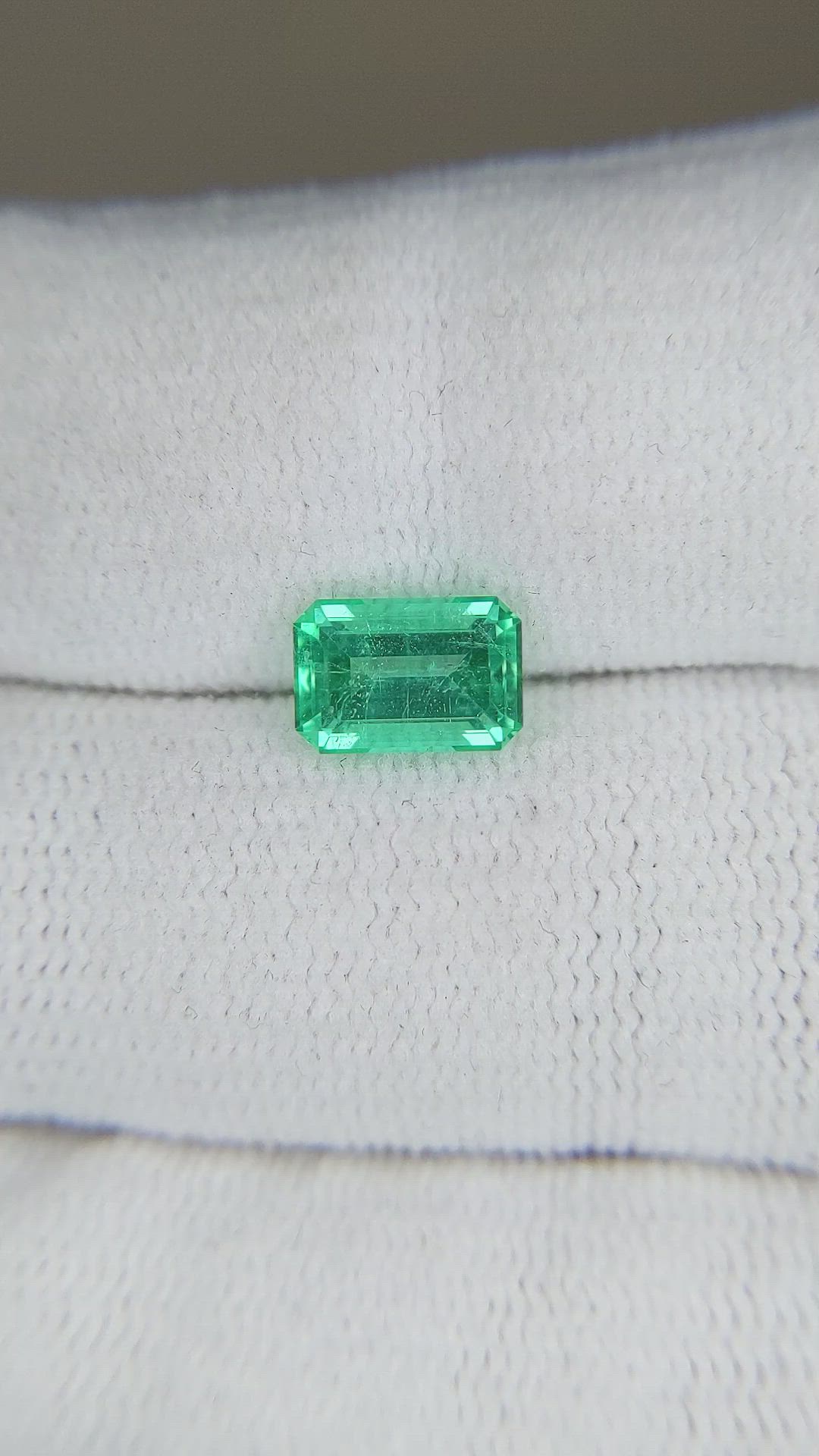 1.35 Ct. Emerald from Russia Size Video