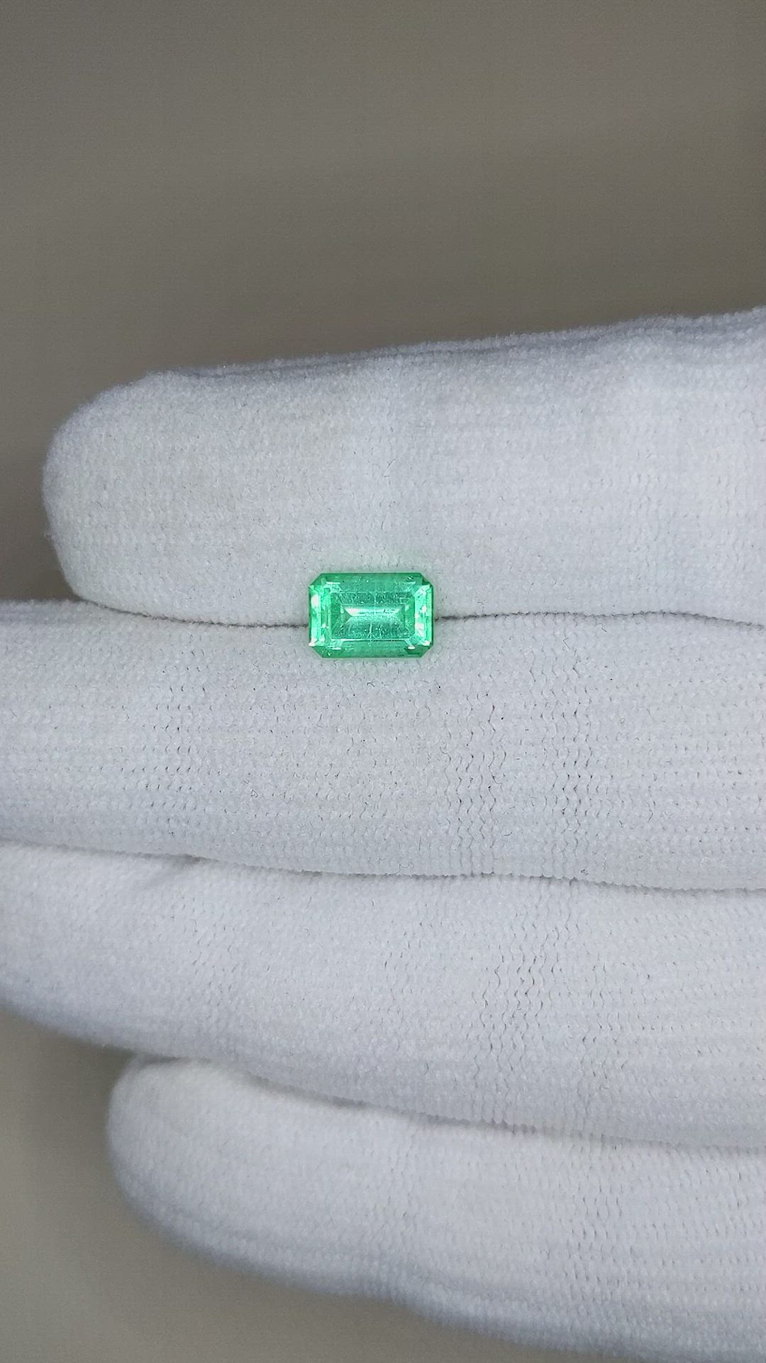 1.35 Ct. Emerald from Russia Size Video