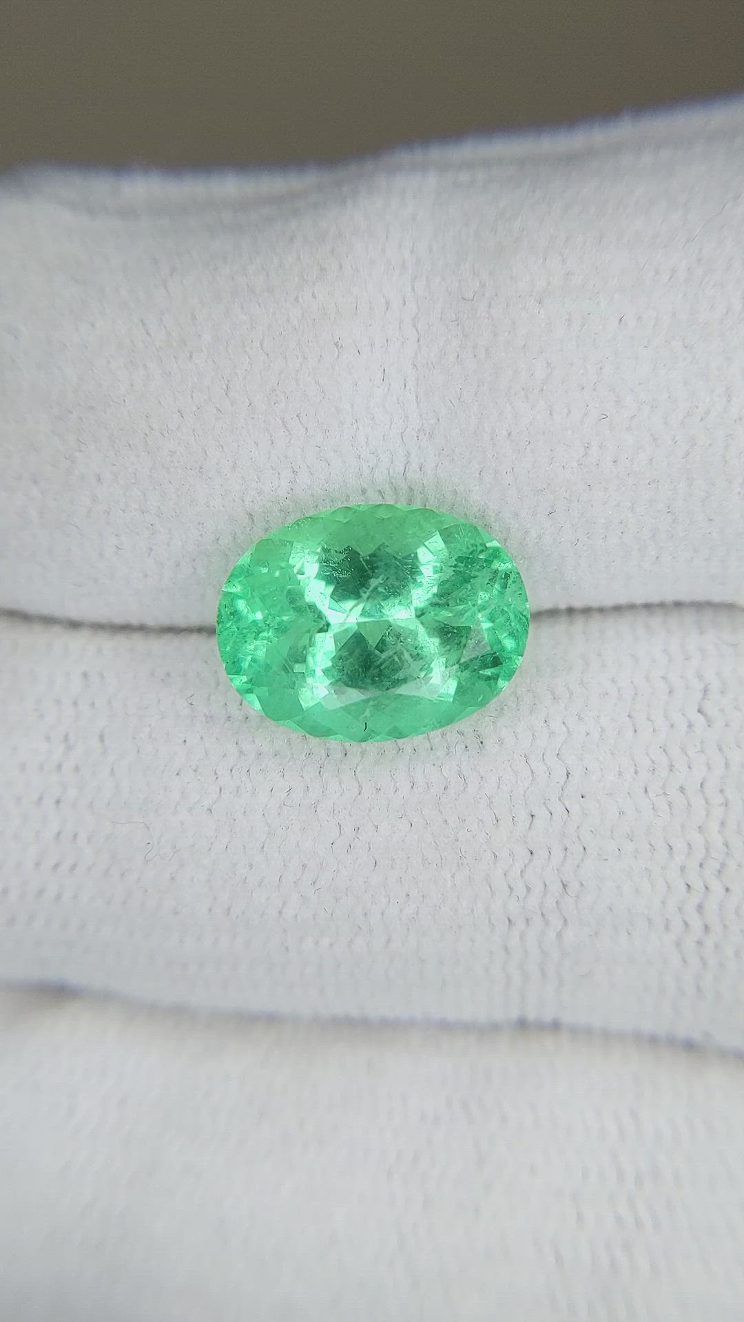 4.28 Ct. Emerald from Russia Size Video