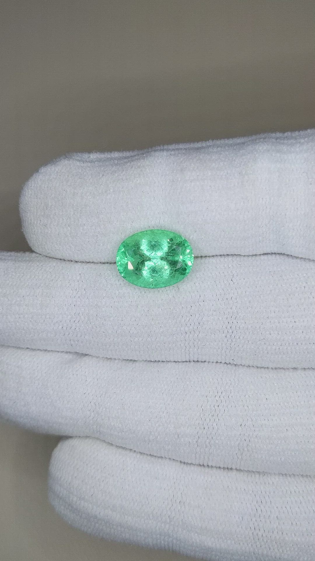 4.28 Ct. Emerald from Russia Size Video
