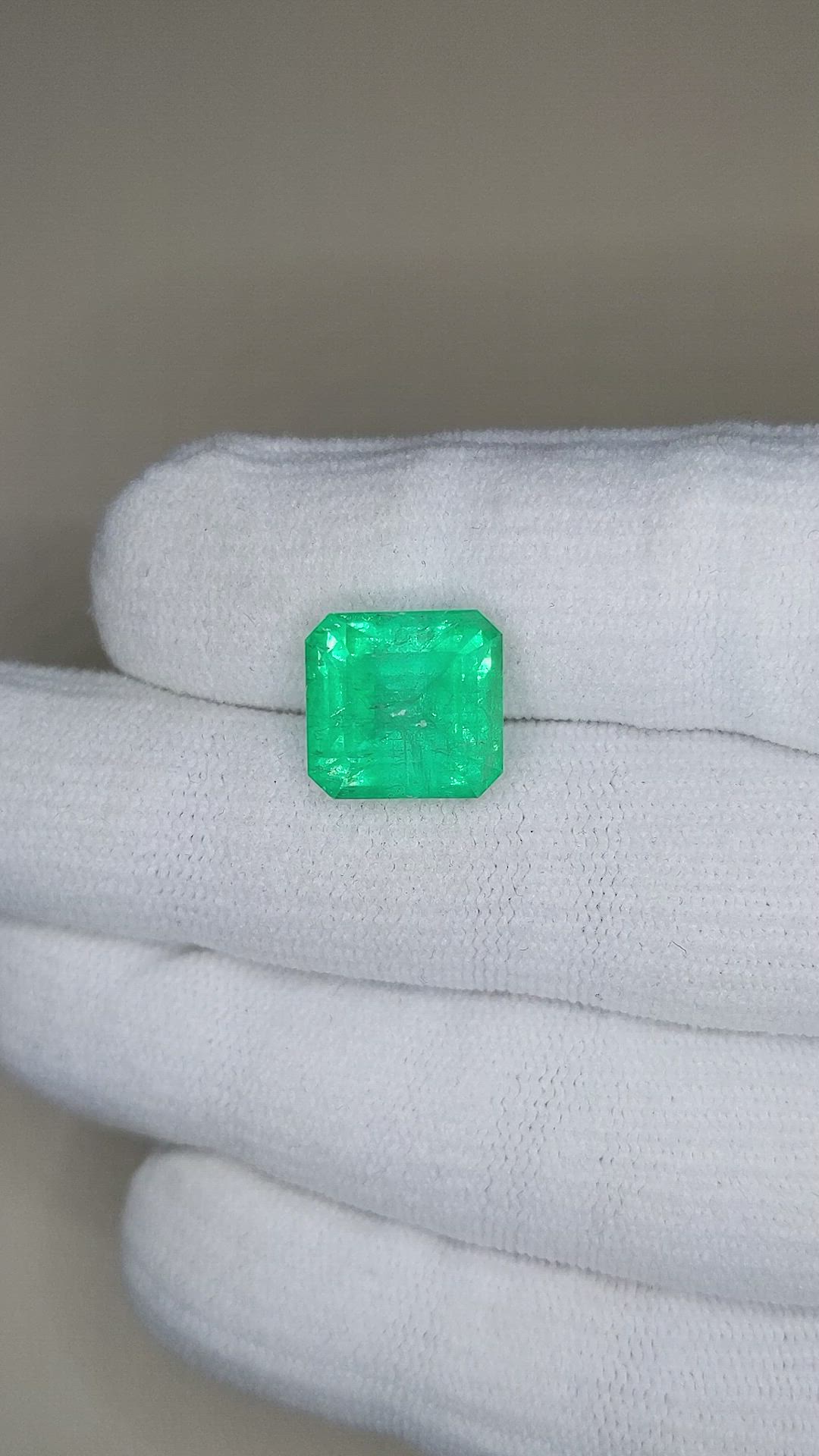 8.64 Ct. Emerald from Russia Size Video