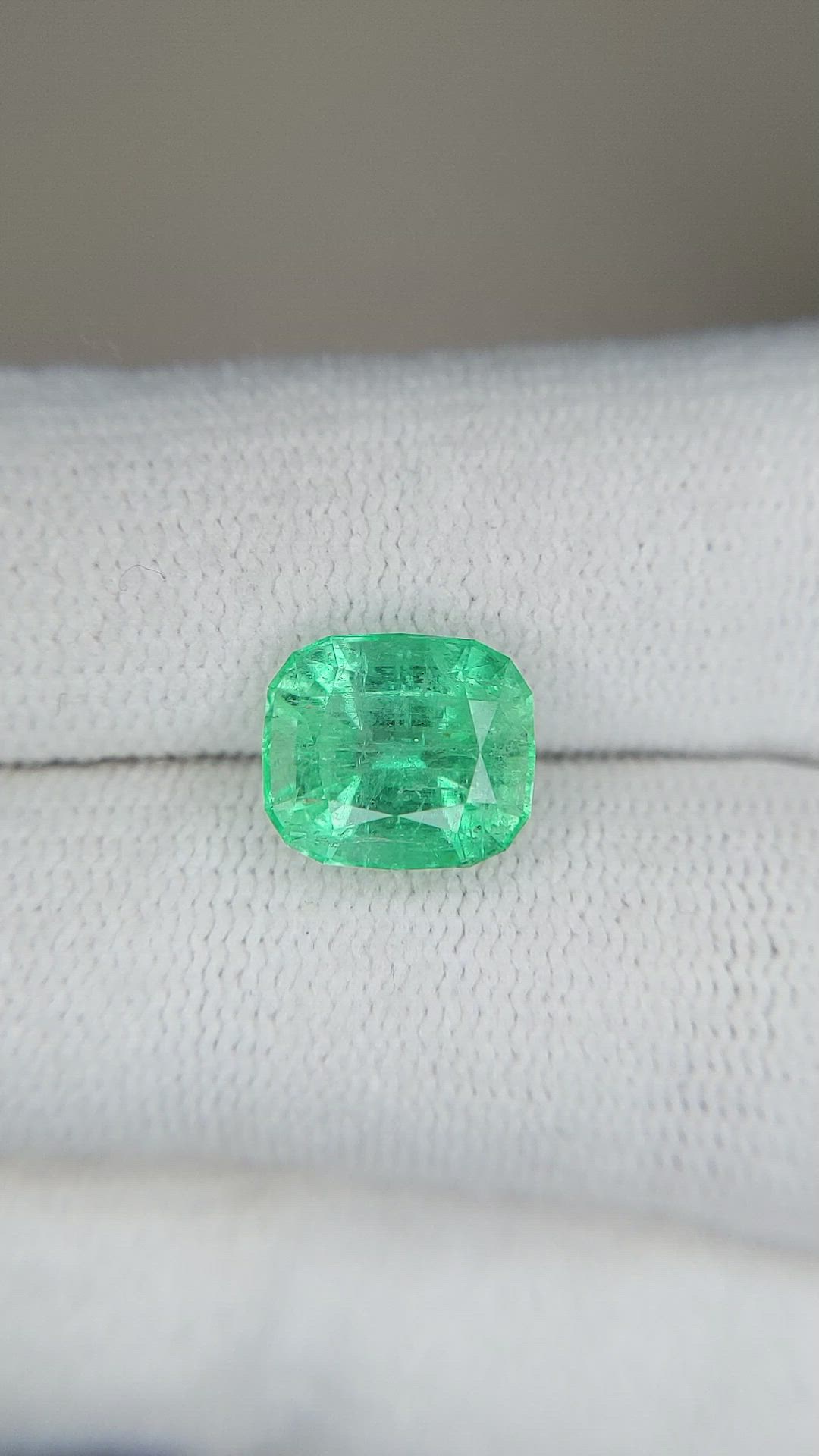 2.88 Ct. Emerald from Zambia Size Video