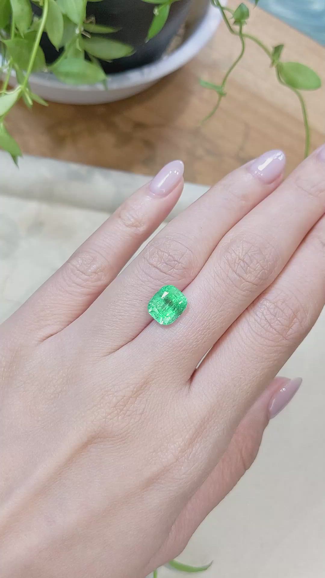 2.88 Ct. Emerald from Zambia Size Video