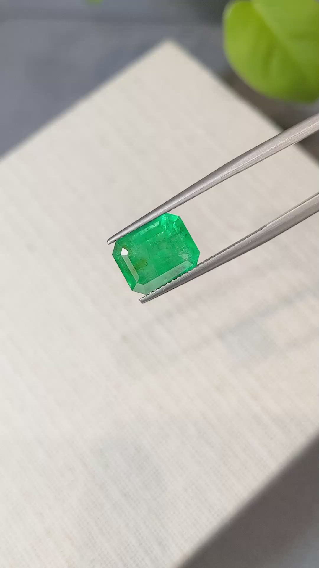 4.85 Ct. Emerald from Zambia Size Video