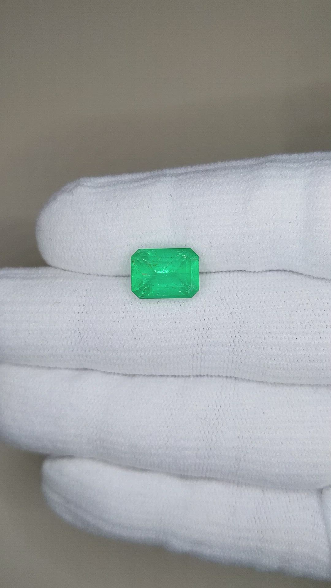 4.56 Ct. Emerald from Zambia Size Video