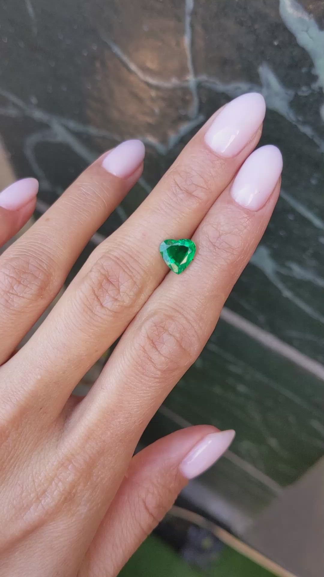 1.00 Ct. Emerald from Brazil Size Video