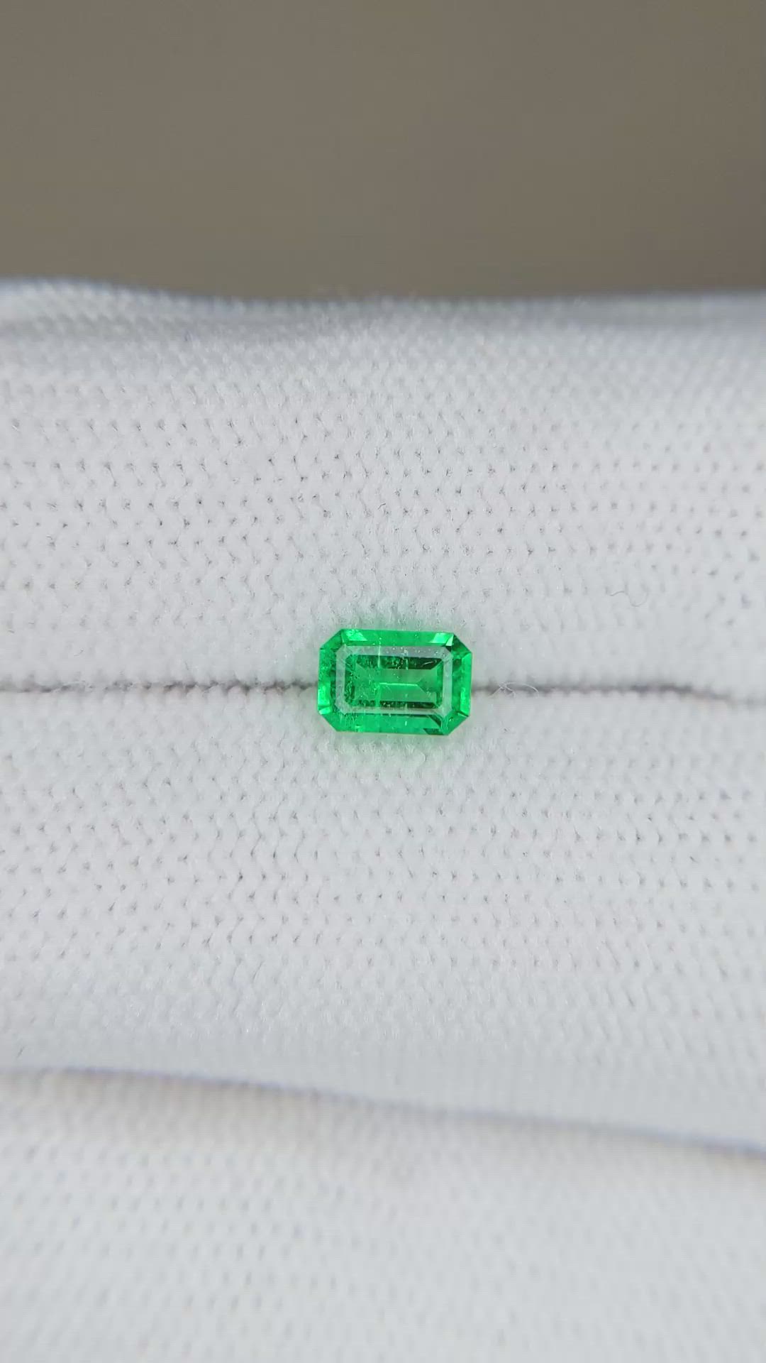 0.48 Ct. Emerald from Colombia Size Video