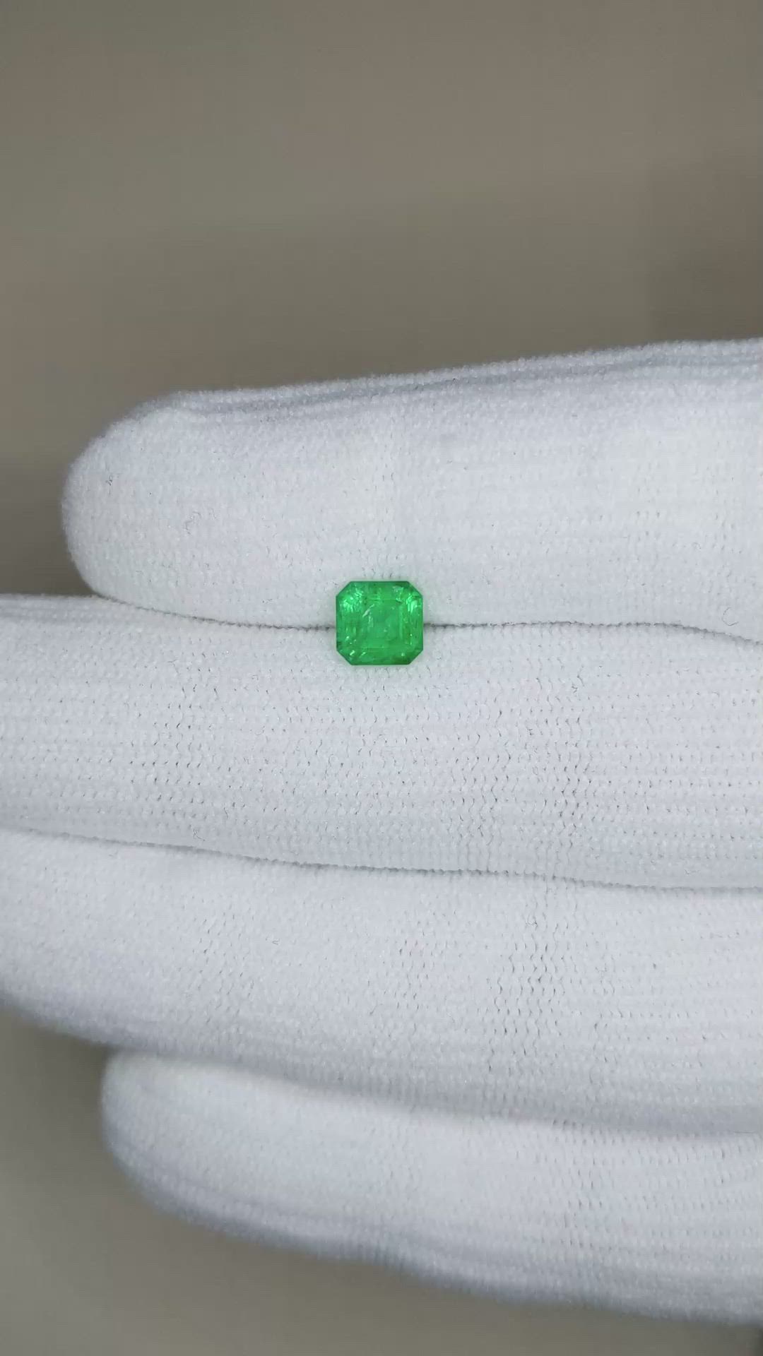 0.93 Ct. Emerald from Colombia Size Video