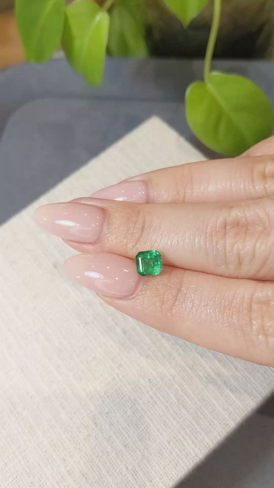 0.93 Ct. Emerald from Colombia Size Video