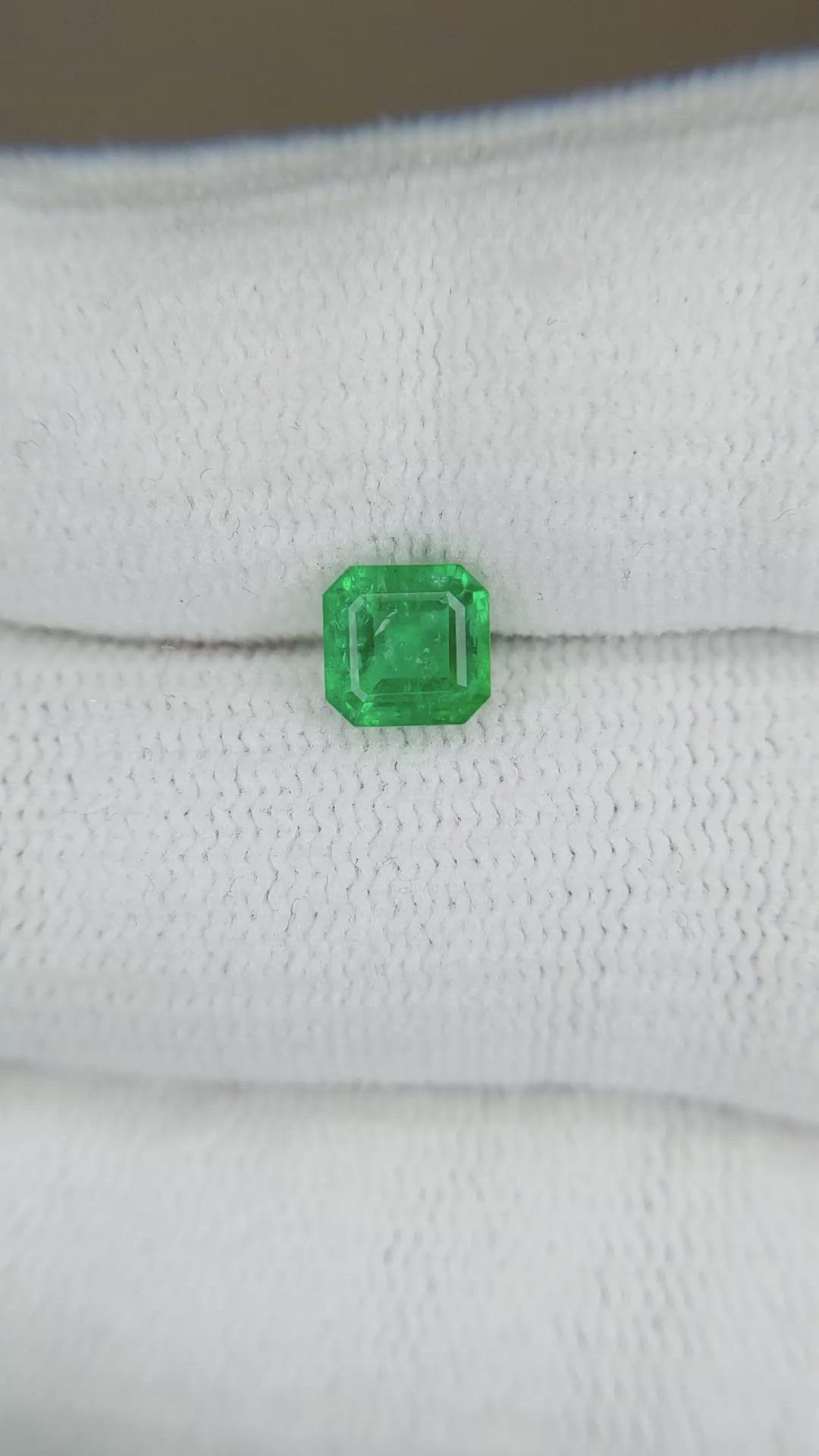 0.93 Ct. Emerald from Colombia Size Video