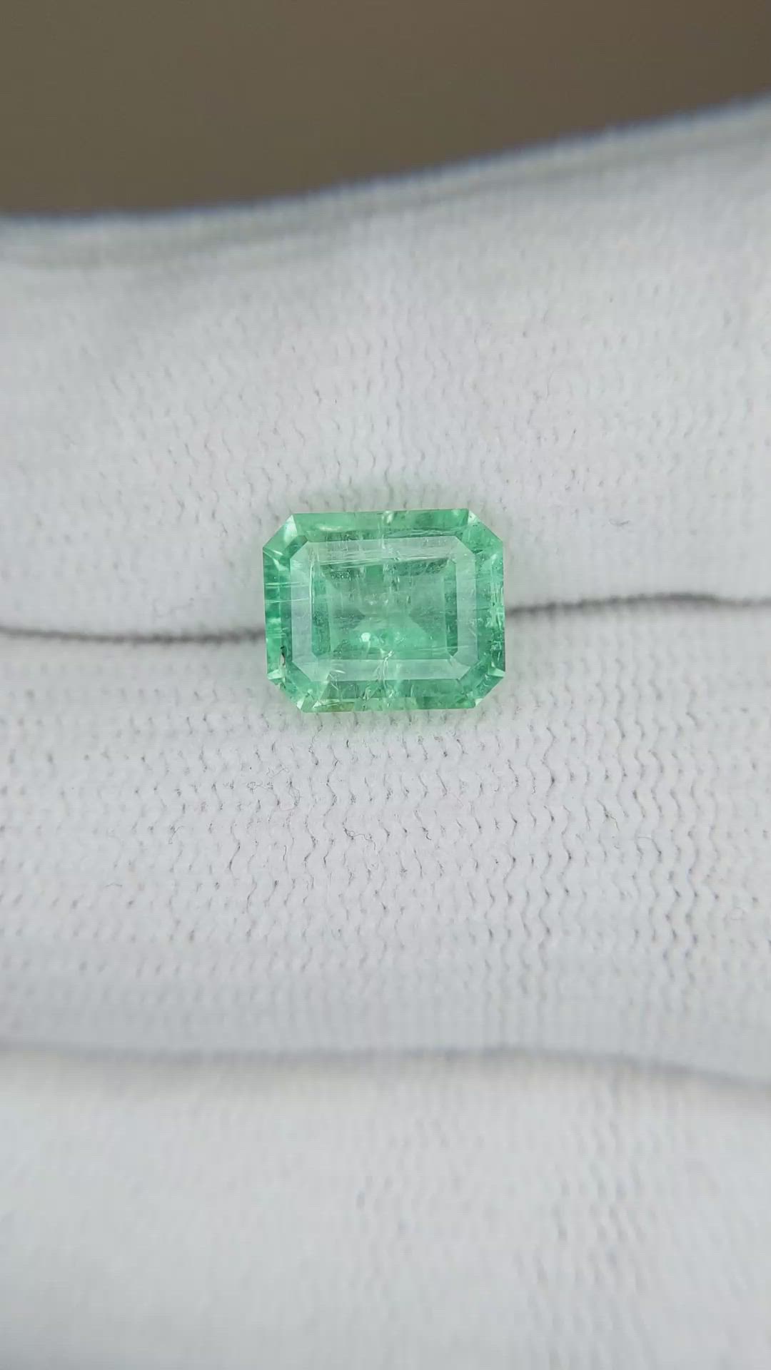 2.60 Ct. Emerald from Colombia Size Video