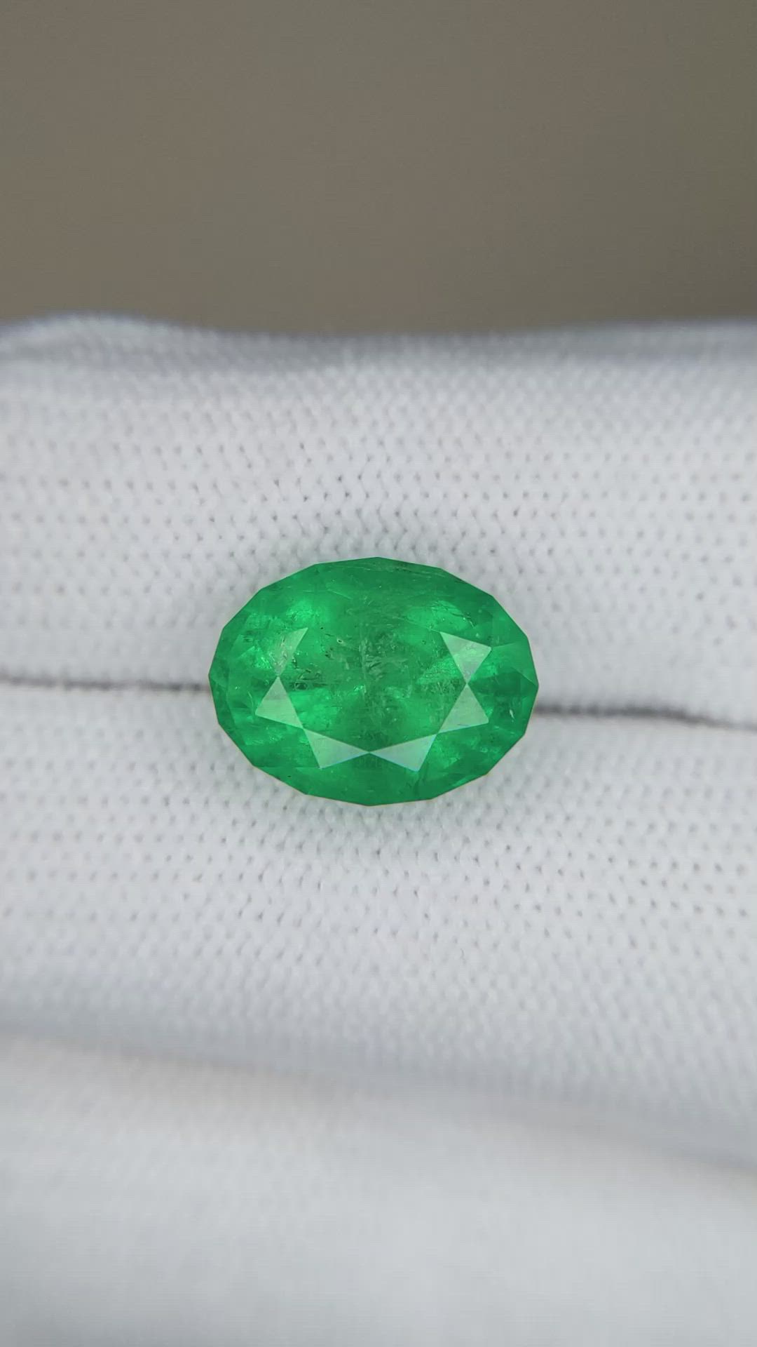 5.21 Ct. Emerald from Zambia Size Video