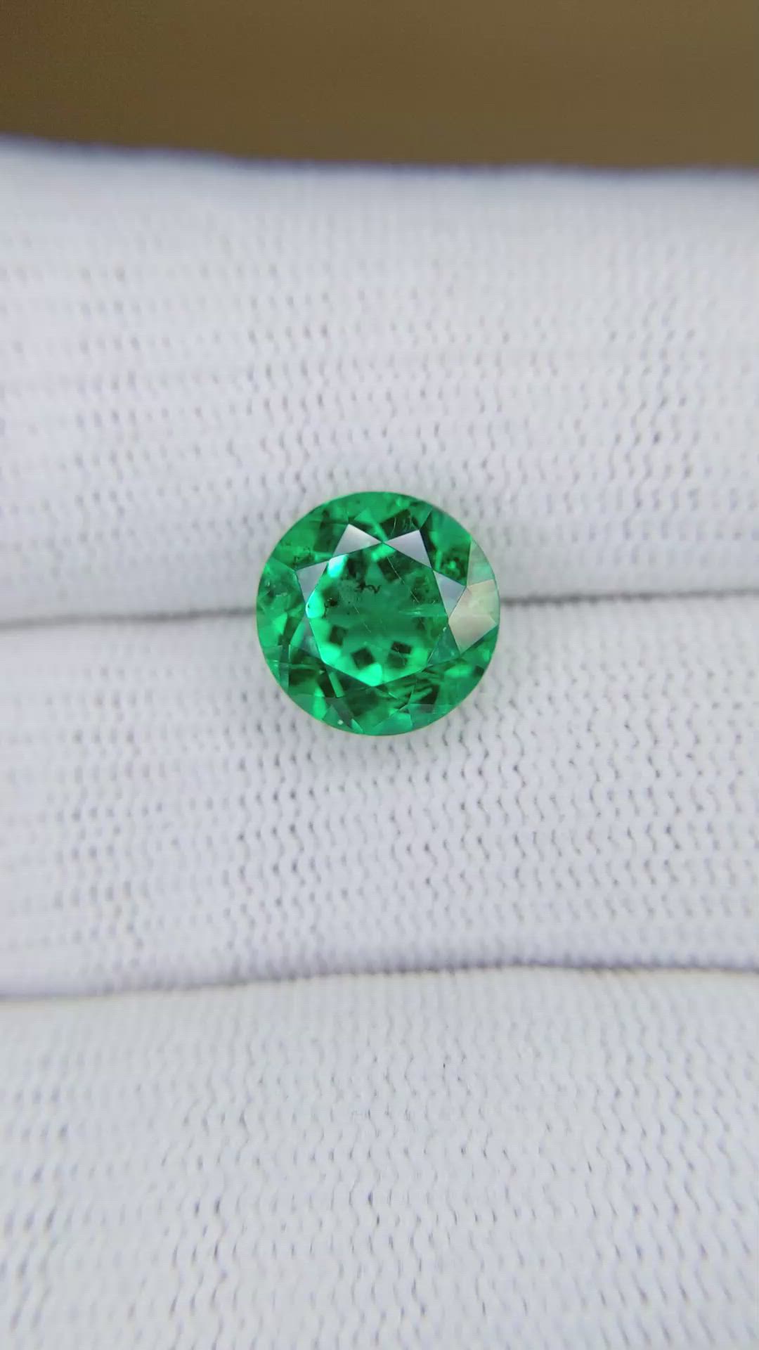 3.61 Ct. Emerald from Zambia Size Video