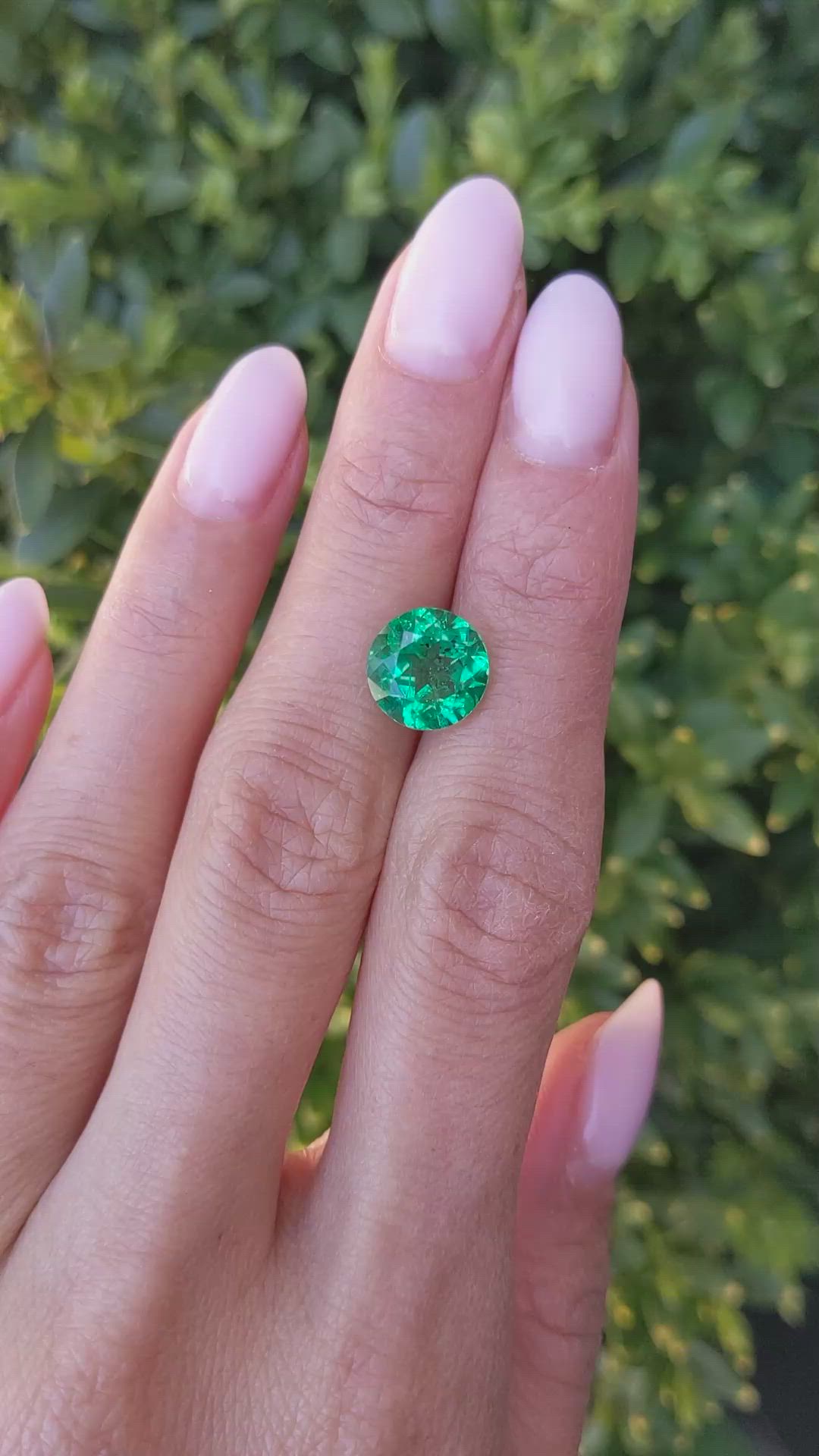 3.61 Ct. Emerald from Zambia Size Video
