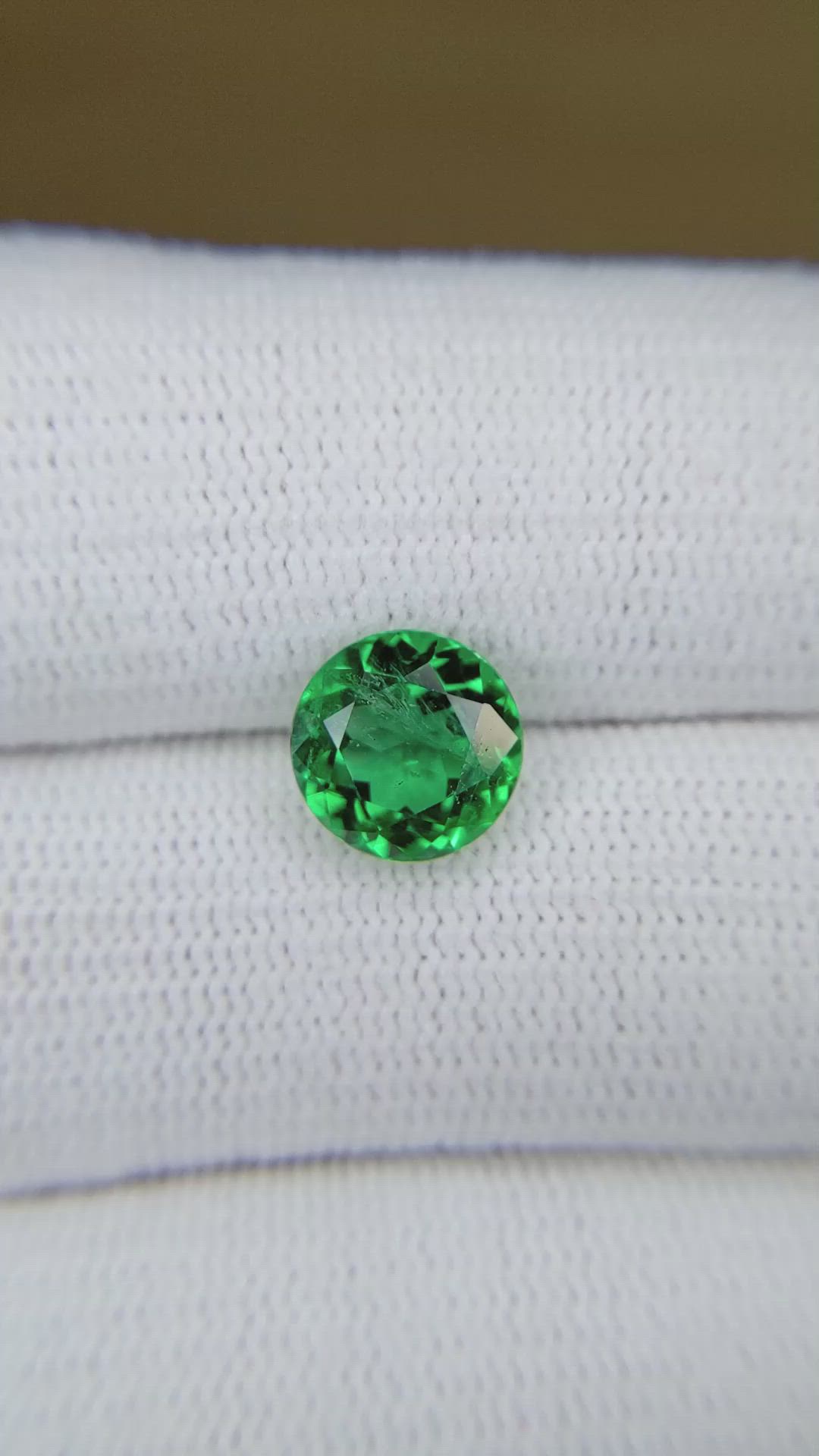 2.26 Ct. Emerald from Zambia Size Video