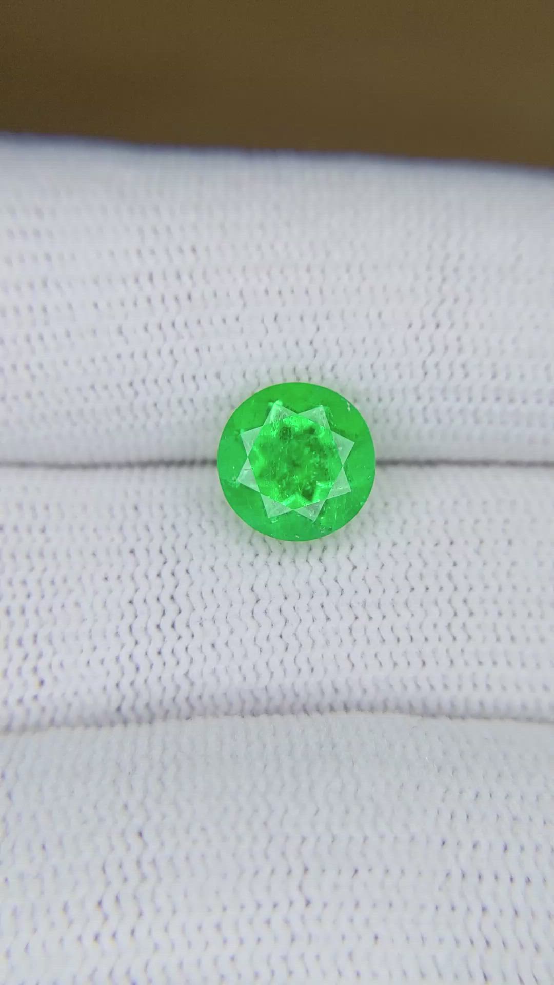 2.15 Ct. Emerald from Colombia Size Video