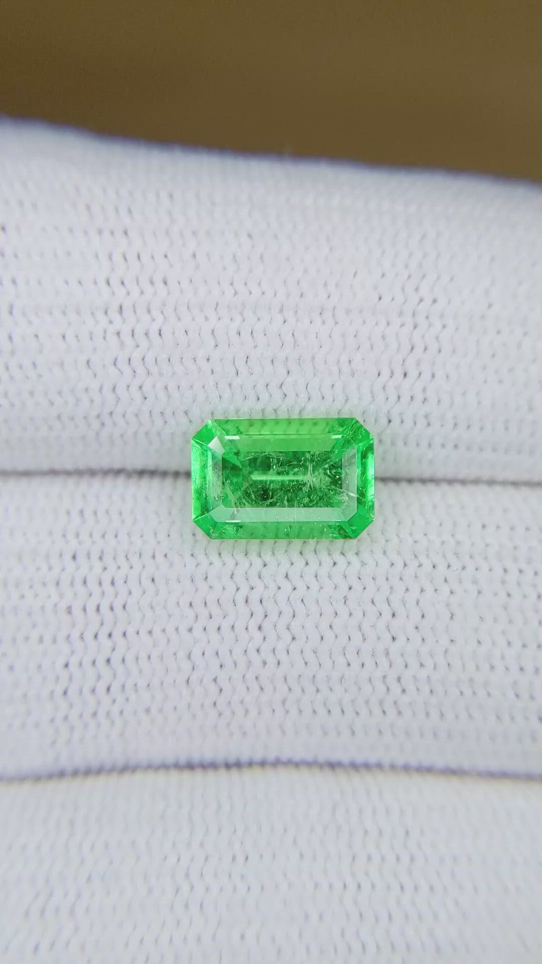 2.12 Ct. Emerald from Colombia Size Video
