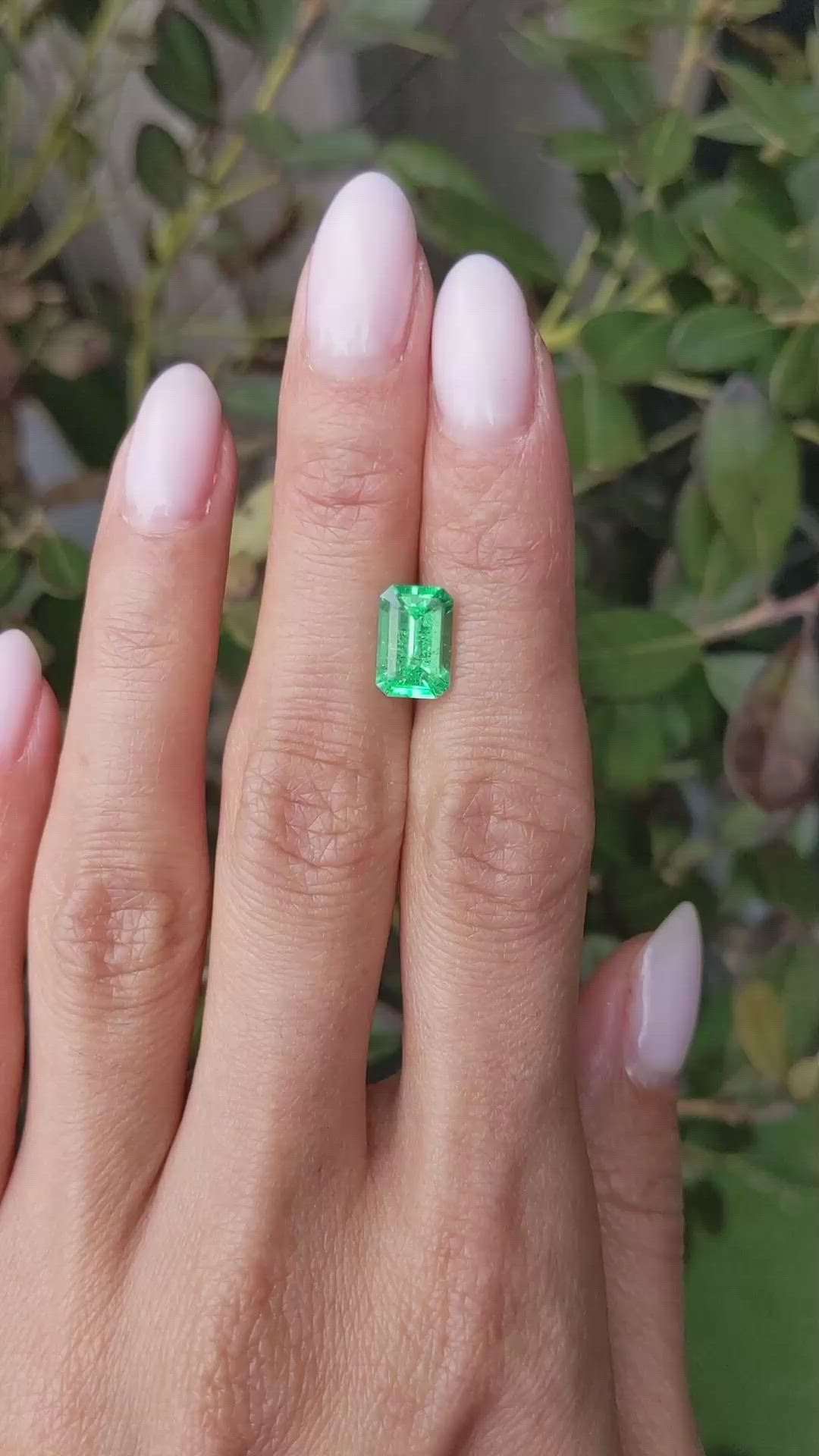 2.12 Ct. Emerald from Colombia Size Video