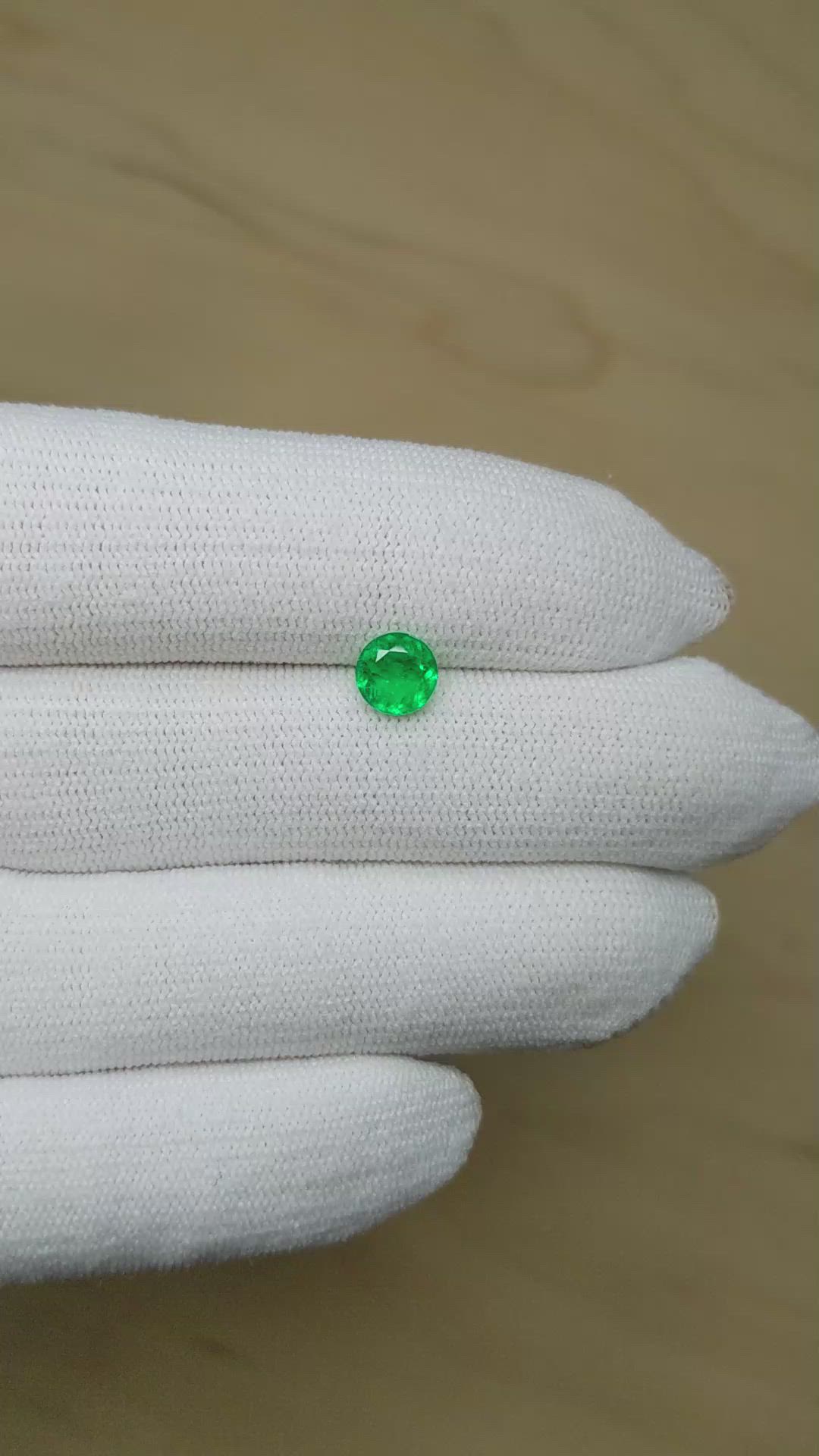 0.80 Ct. Emerald from Colombia Size Video