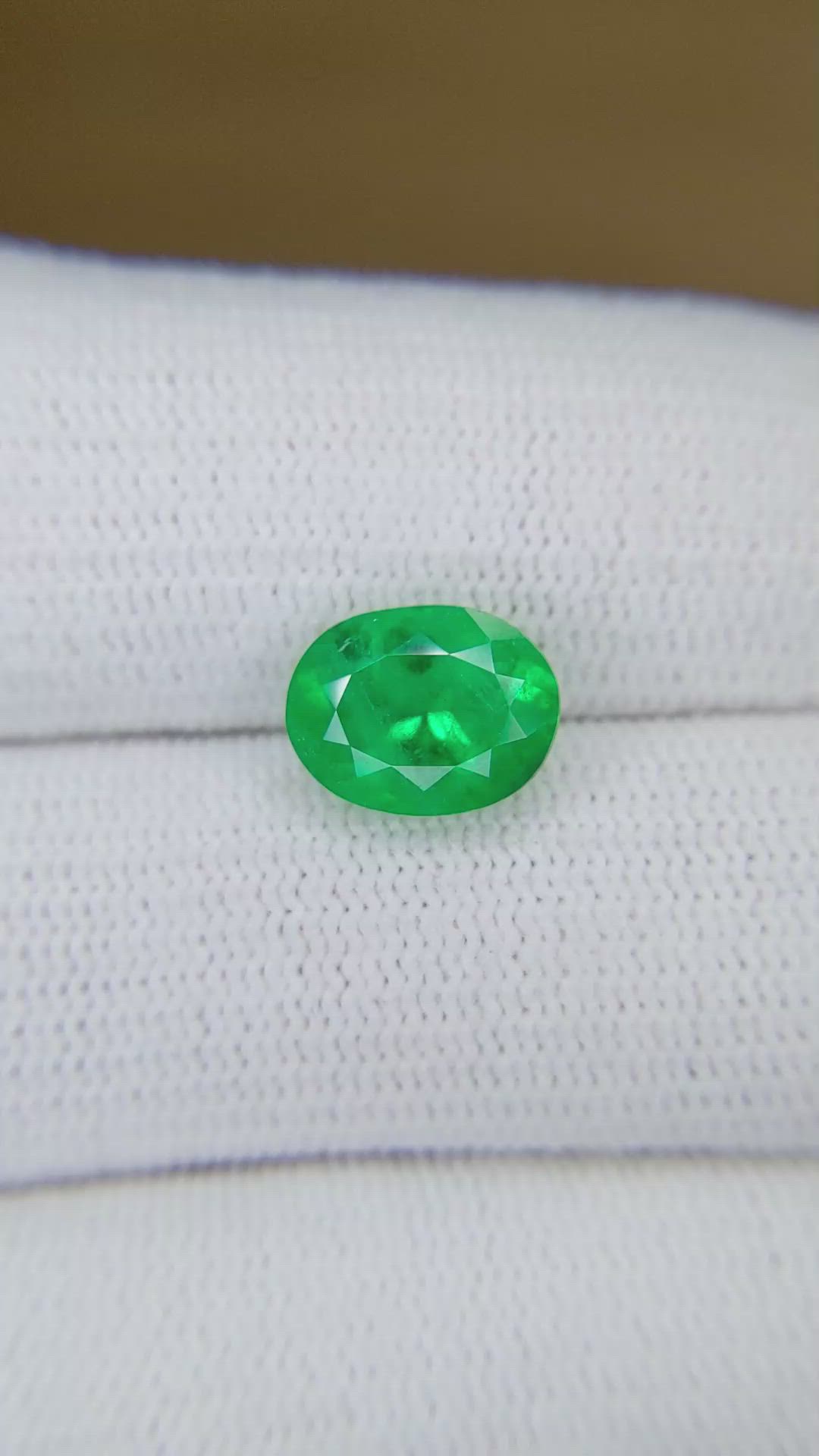 2.73 Ct. Emerald from Colombia Size Video