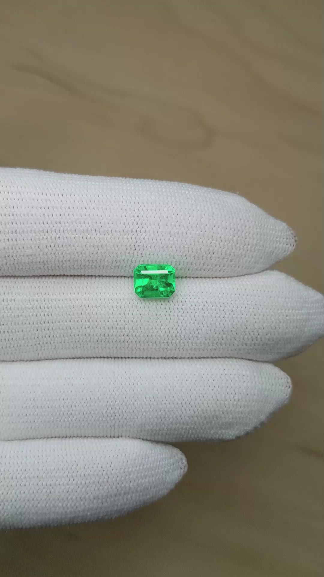 1.50 Ct. Emerald from Colombia Size Video