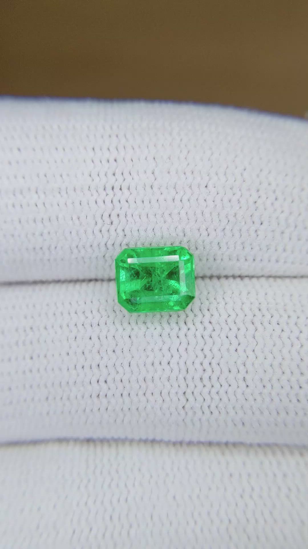 1.50 Ct. Emerald from Colombia Size Video